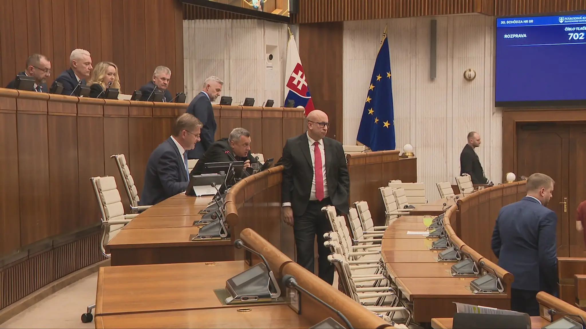 Niektoré ministerstvá môžu prebrať huliakovci a migaľovci