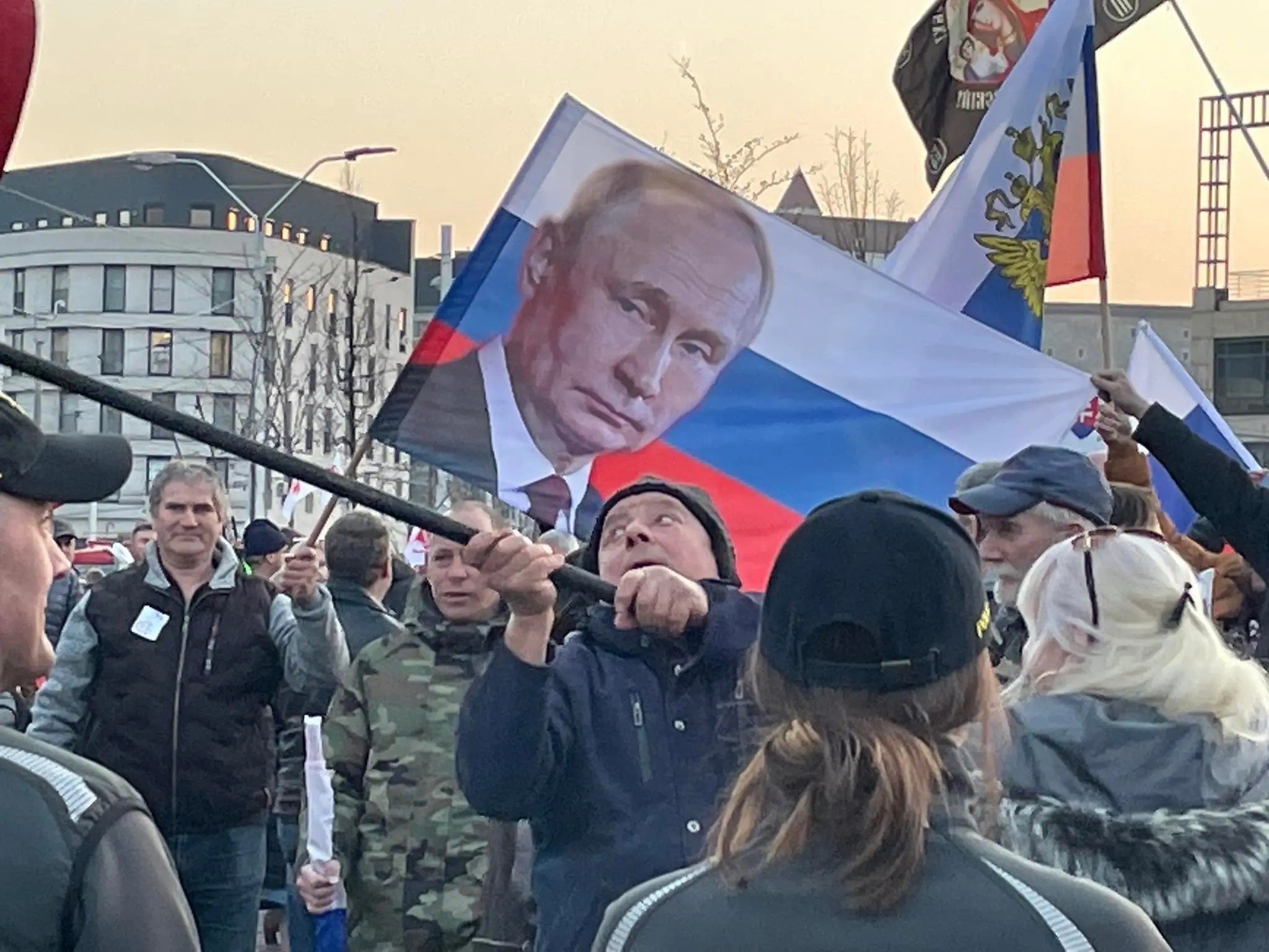 Protesty pred prezidentským palácom.