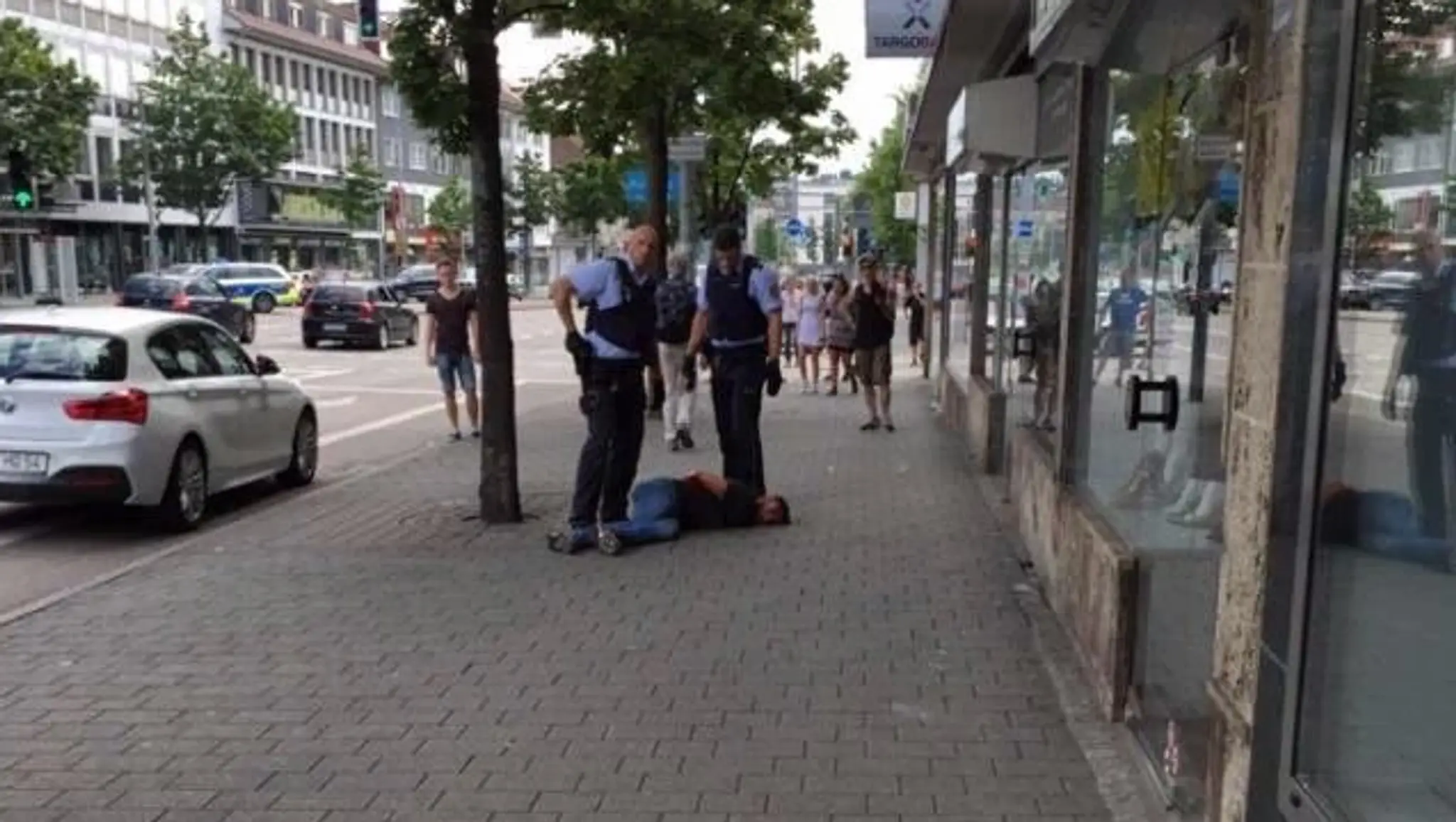 Polícia ho rýchlo zadržala.