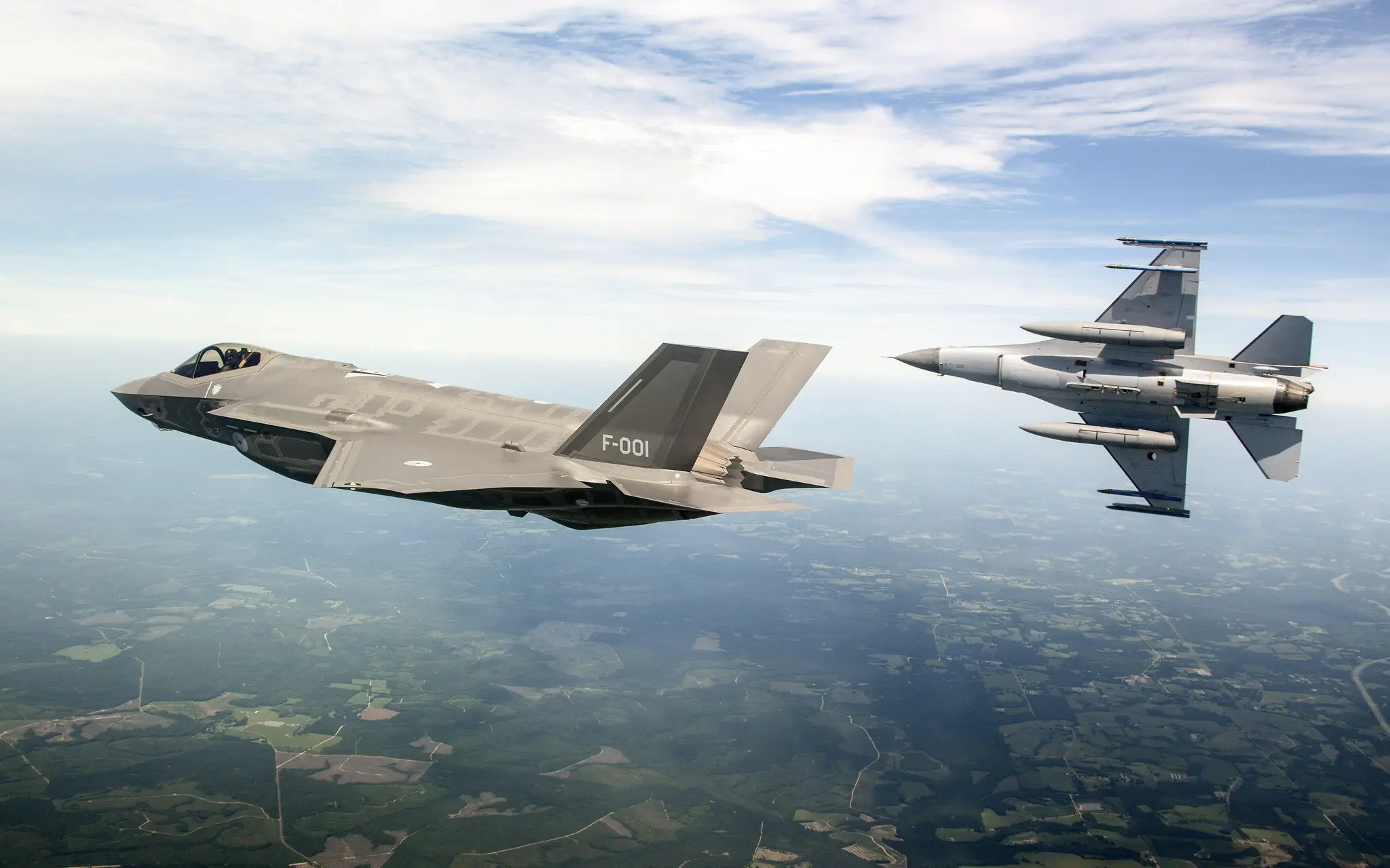 F-35 a F-16.