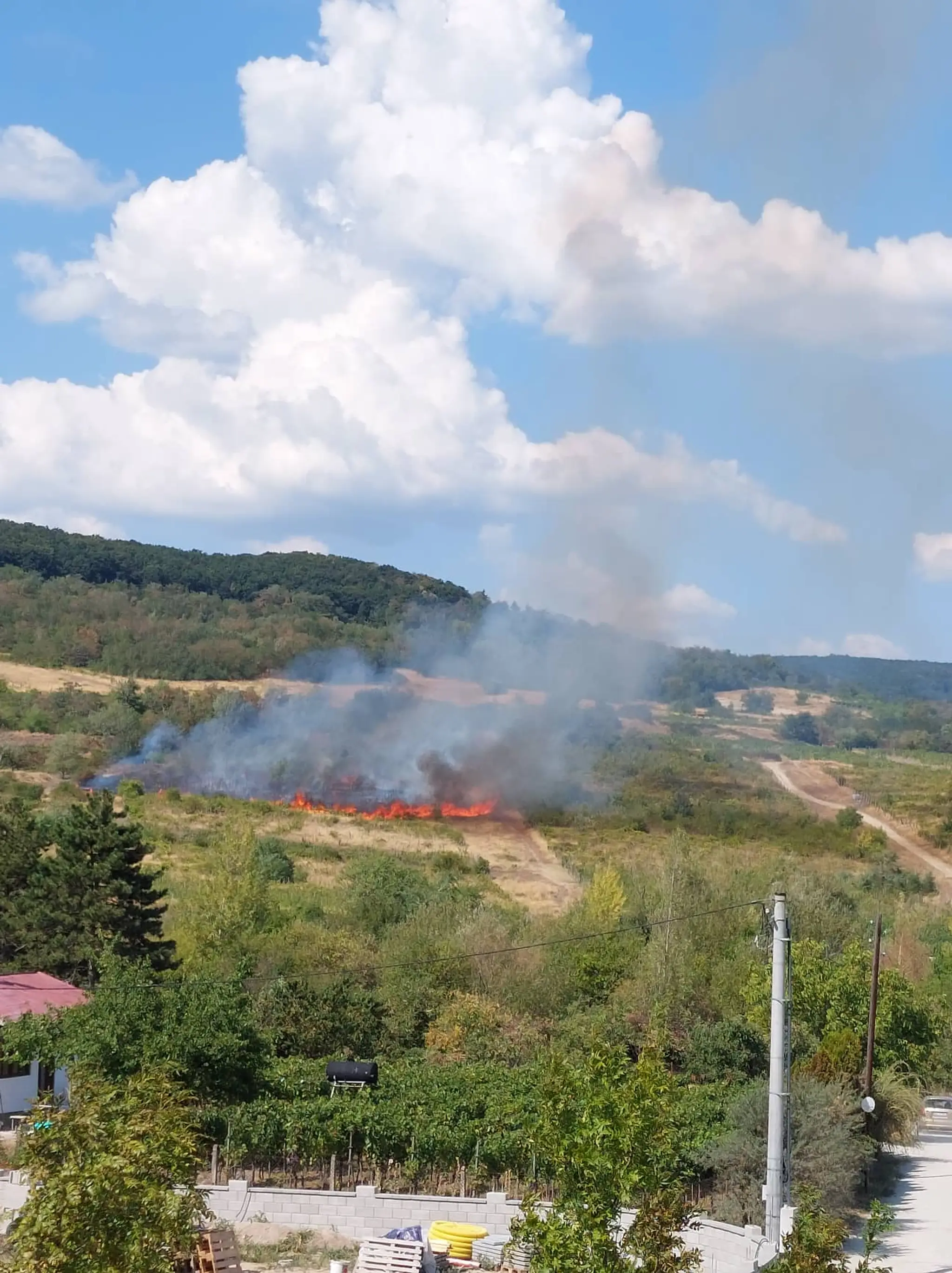Požiar v Rači odfotila aj obyvateľka