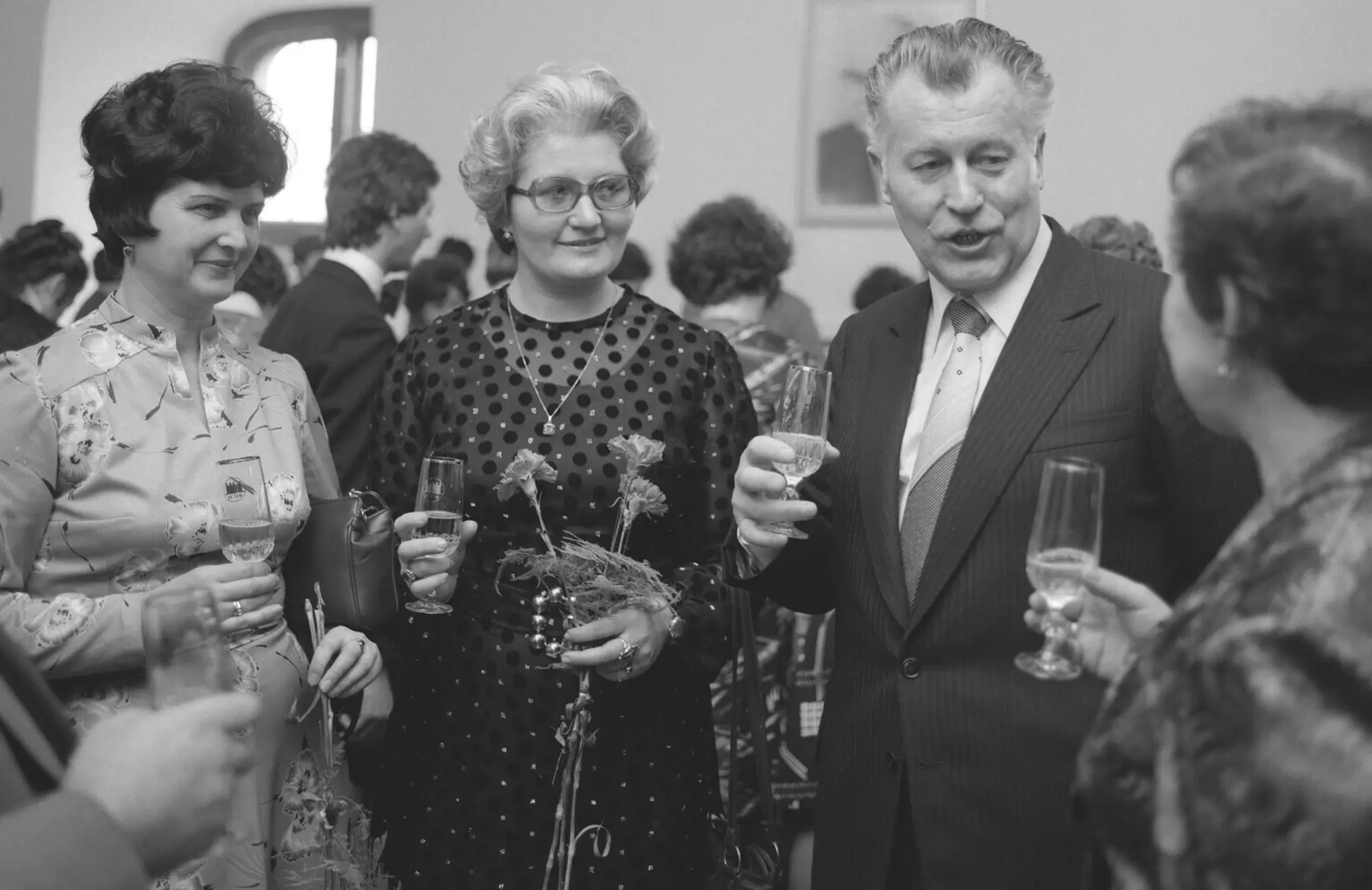 Peter Colotka na archívnej foto počas osláv MDŽ v roku 1980.