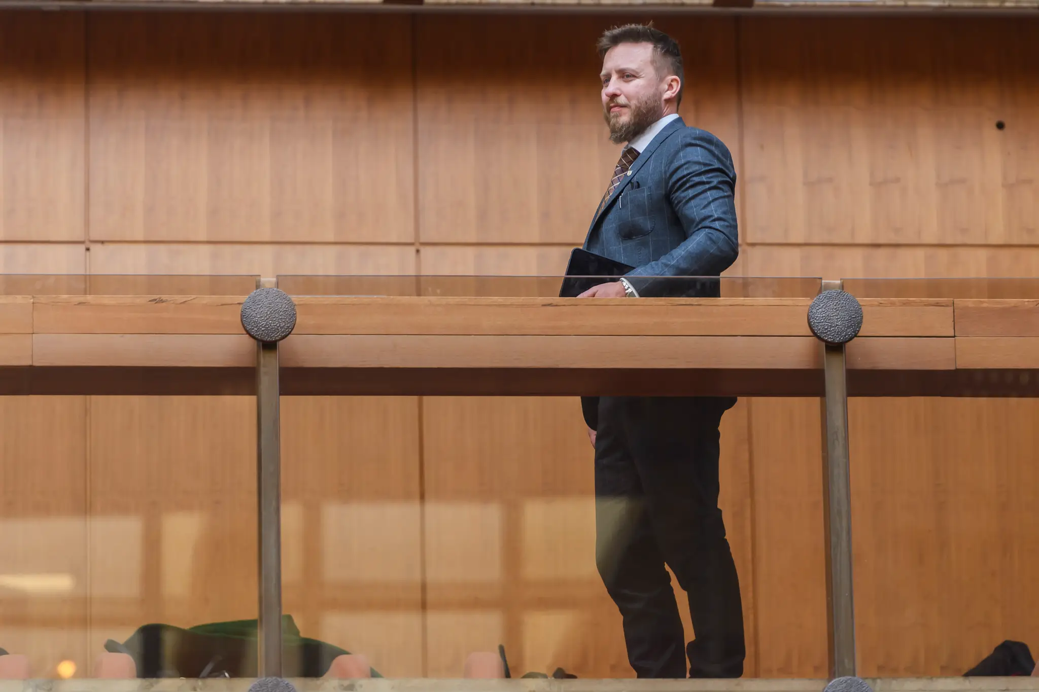Na snímke poslanec NRSR Peter Kotlár (SNS) prichádza na rokovanie vlády.