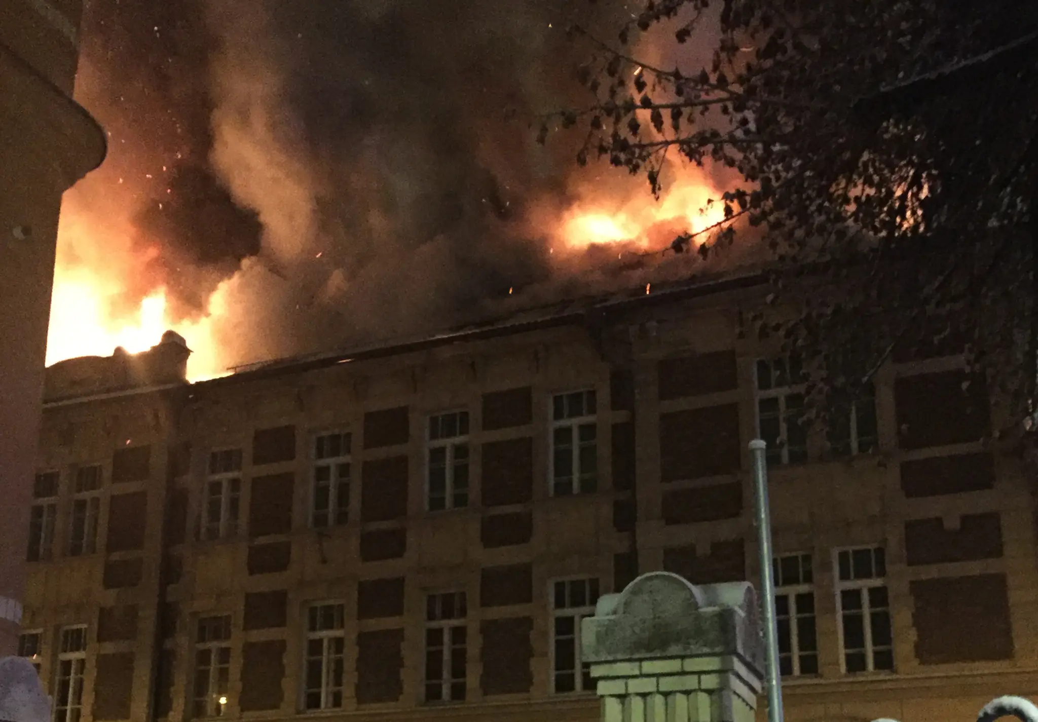 FOTO a VIDEO: Univerzitu Pavla Jozefa Šafárika zachvátil obrovský požiar
