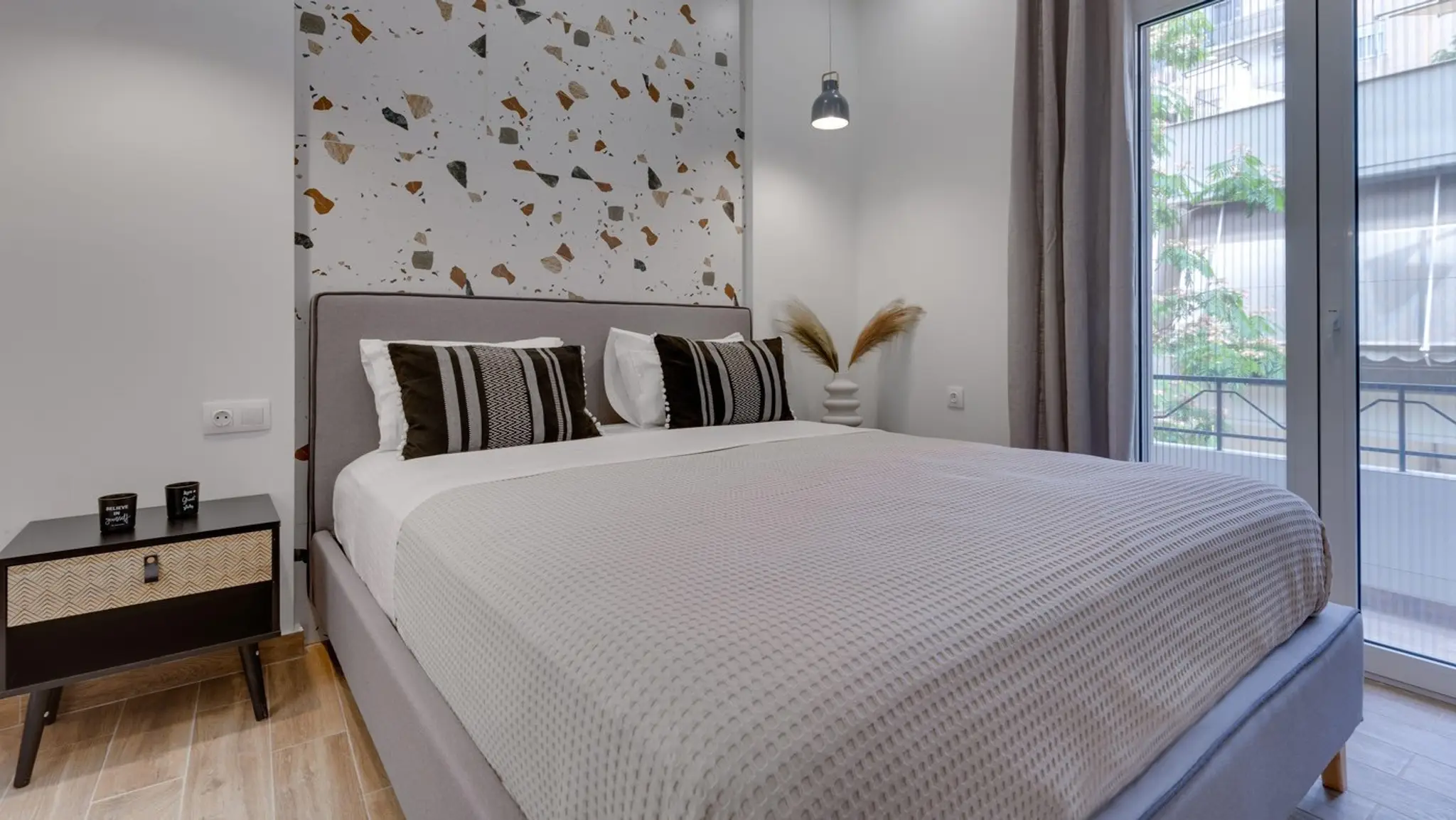 Je lepší hotel alebo Airbnb?