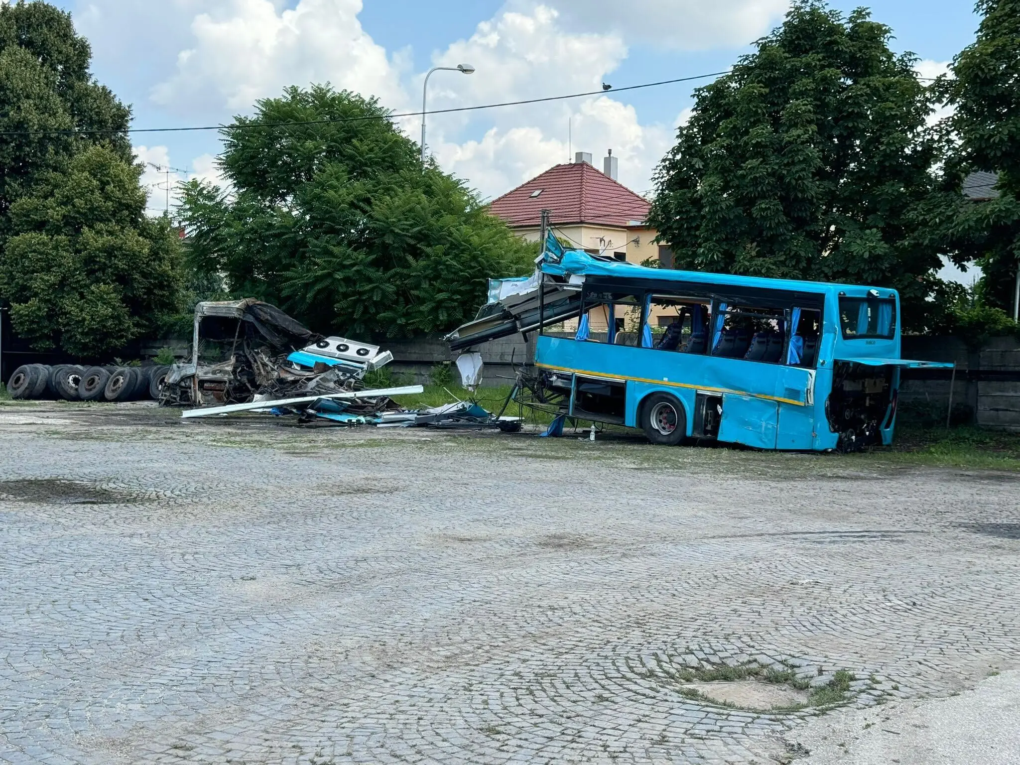Vrak autobusu.