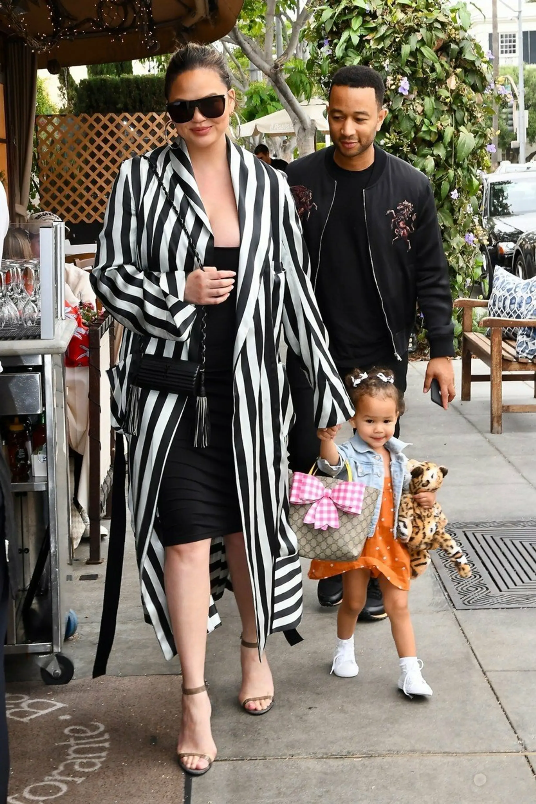 Chrissy Teigen s rodinou.