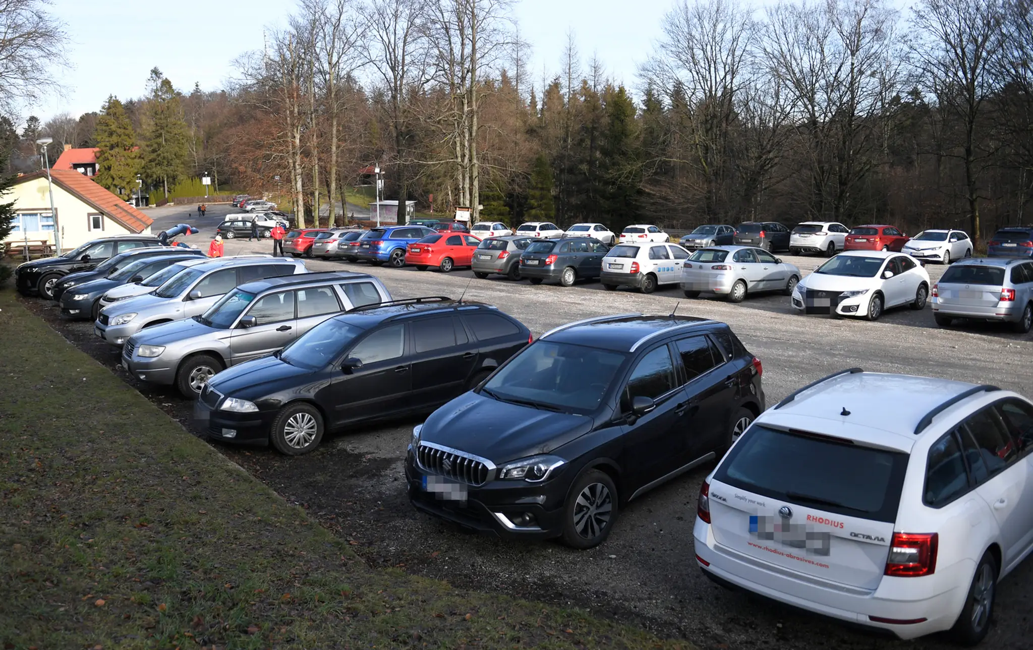 Turisti na Štrbskom plese. (2.1.2021)