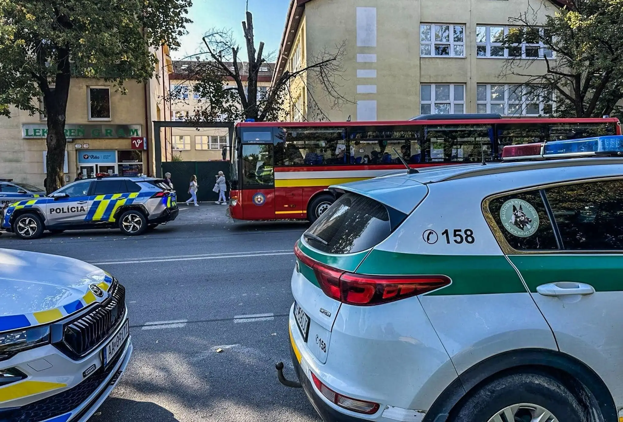 Oznam o bombe v košickej nemocnici polícia preveruje