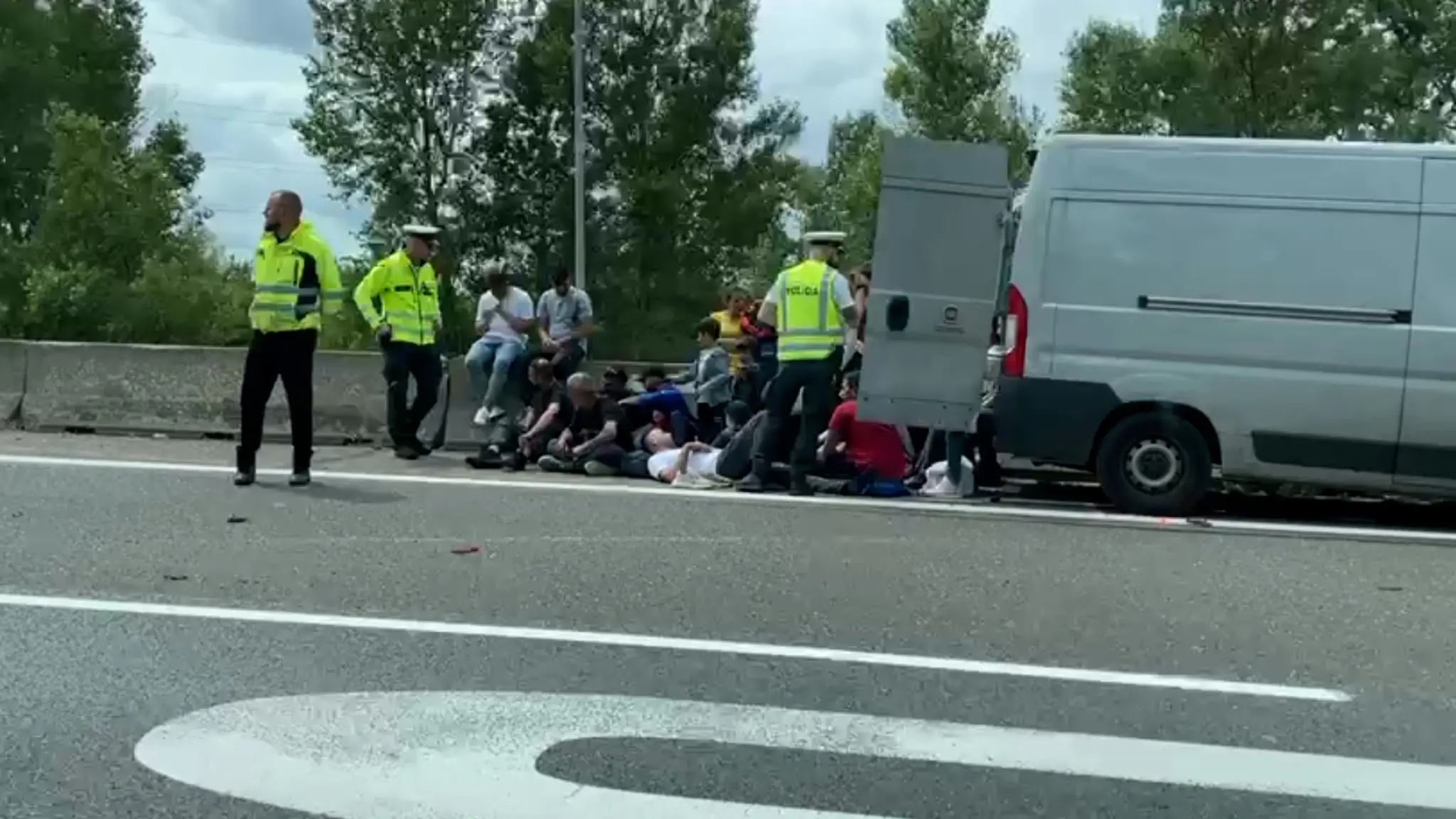Migranti na D2