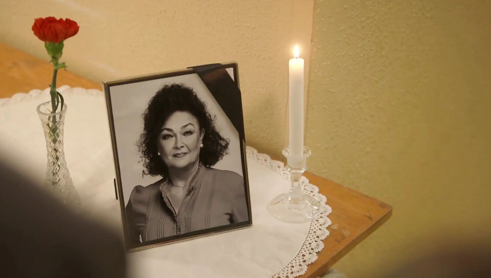 Smrť najmilšej osoby otriasla Sľubom. Všetkých pohltil smútok