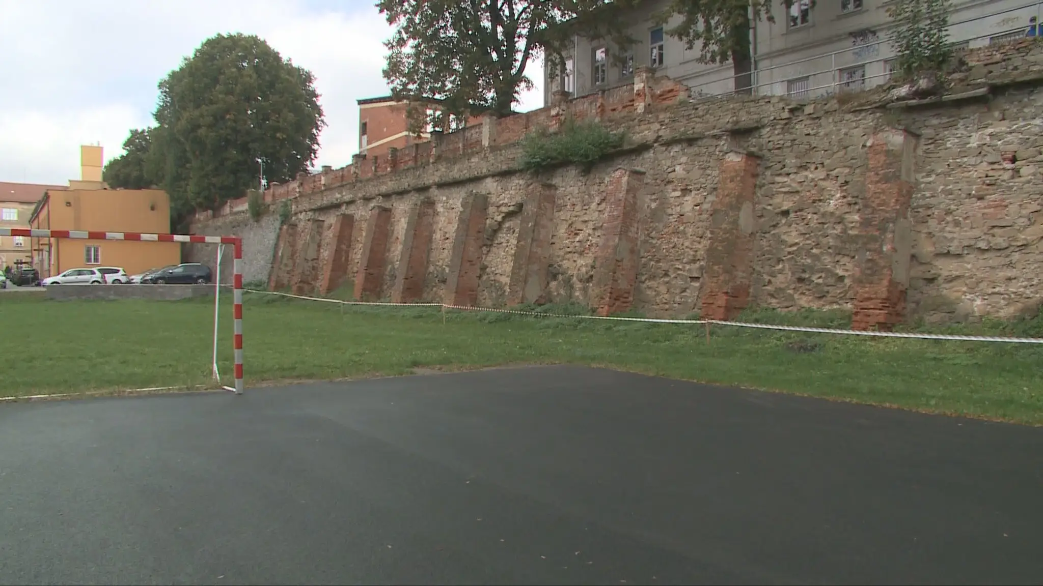 Stredoveký múr pri gymnáziu v Prešove