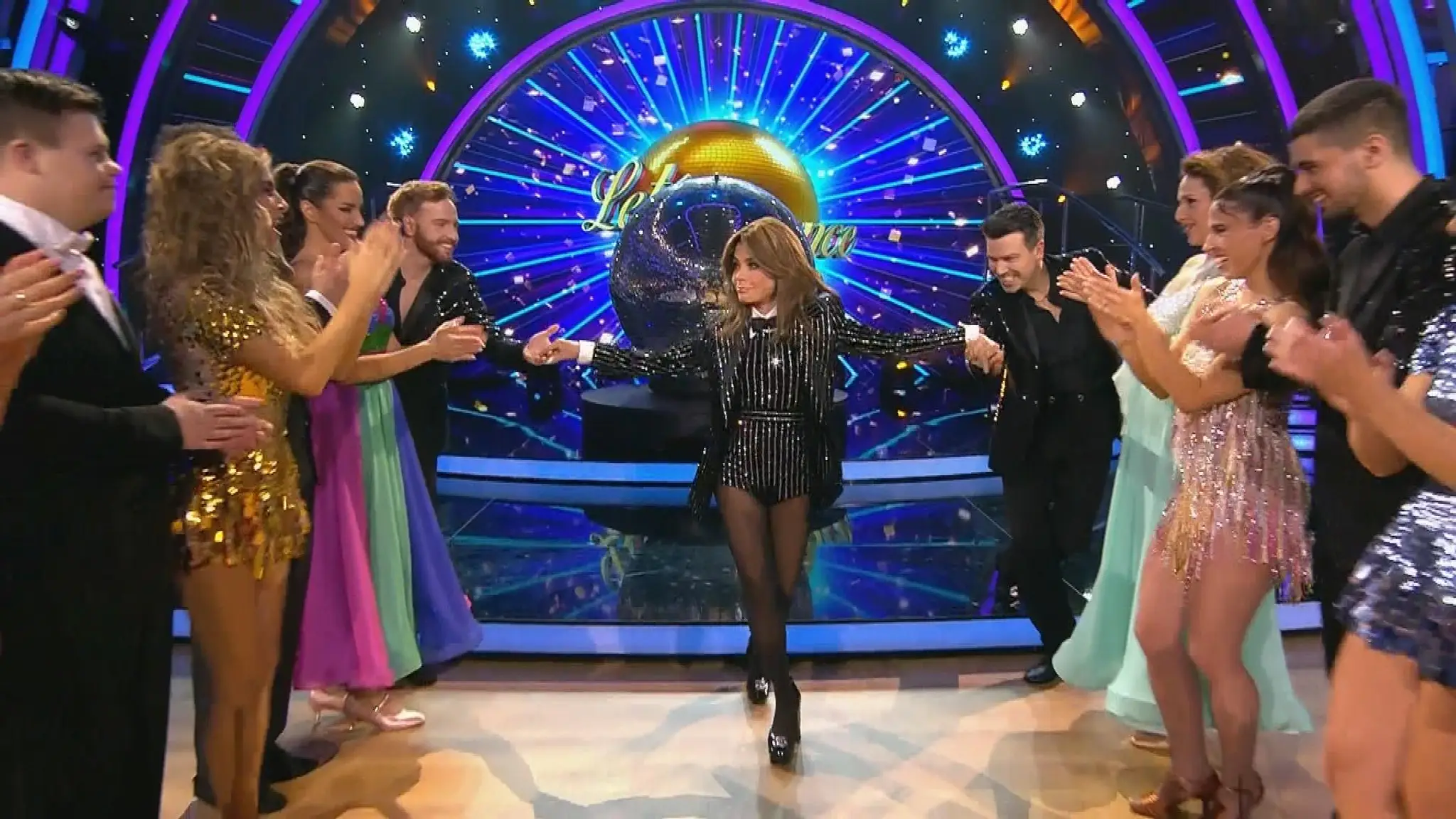 Paula Abdul prichádza do poroty Let's Dance.