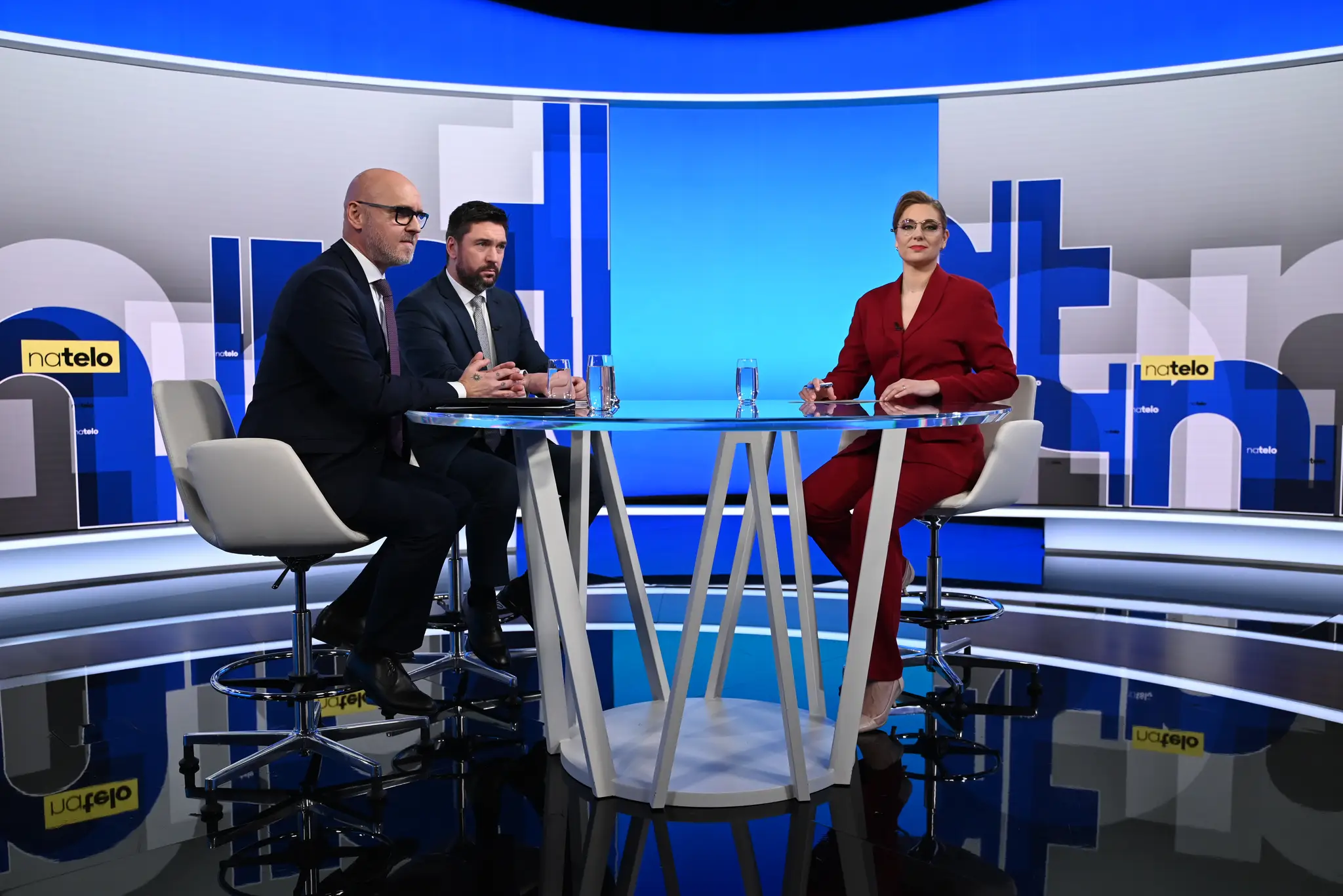 Karolína Lacová privítala v relácii Na telo ministra pôdohospodárstva Richarda Takáča (Smer-SD) a predsedu SaS Branislava Gröhlinga