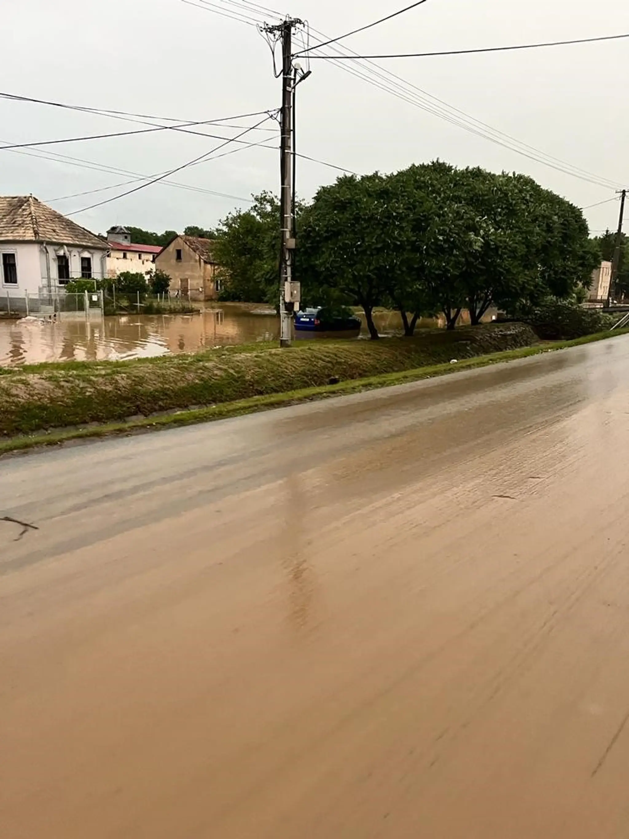 Povodeň v obci Pavlovce.