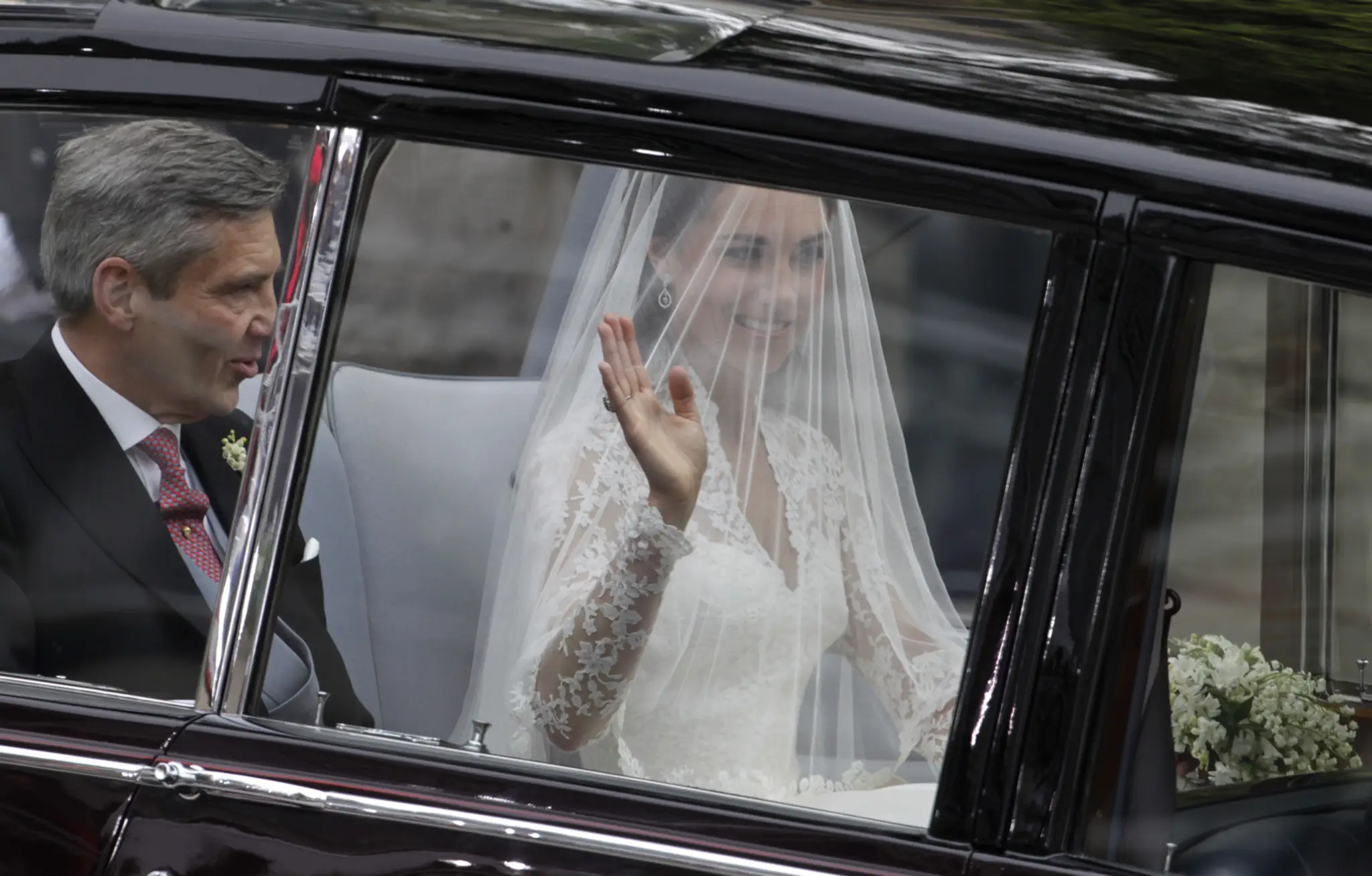 Kate prichádza do vo Westminsterského opátstva