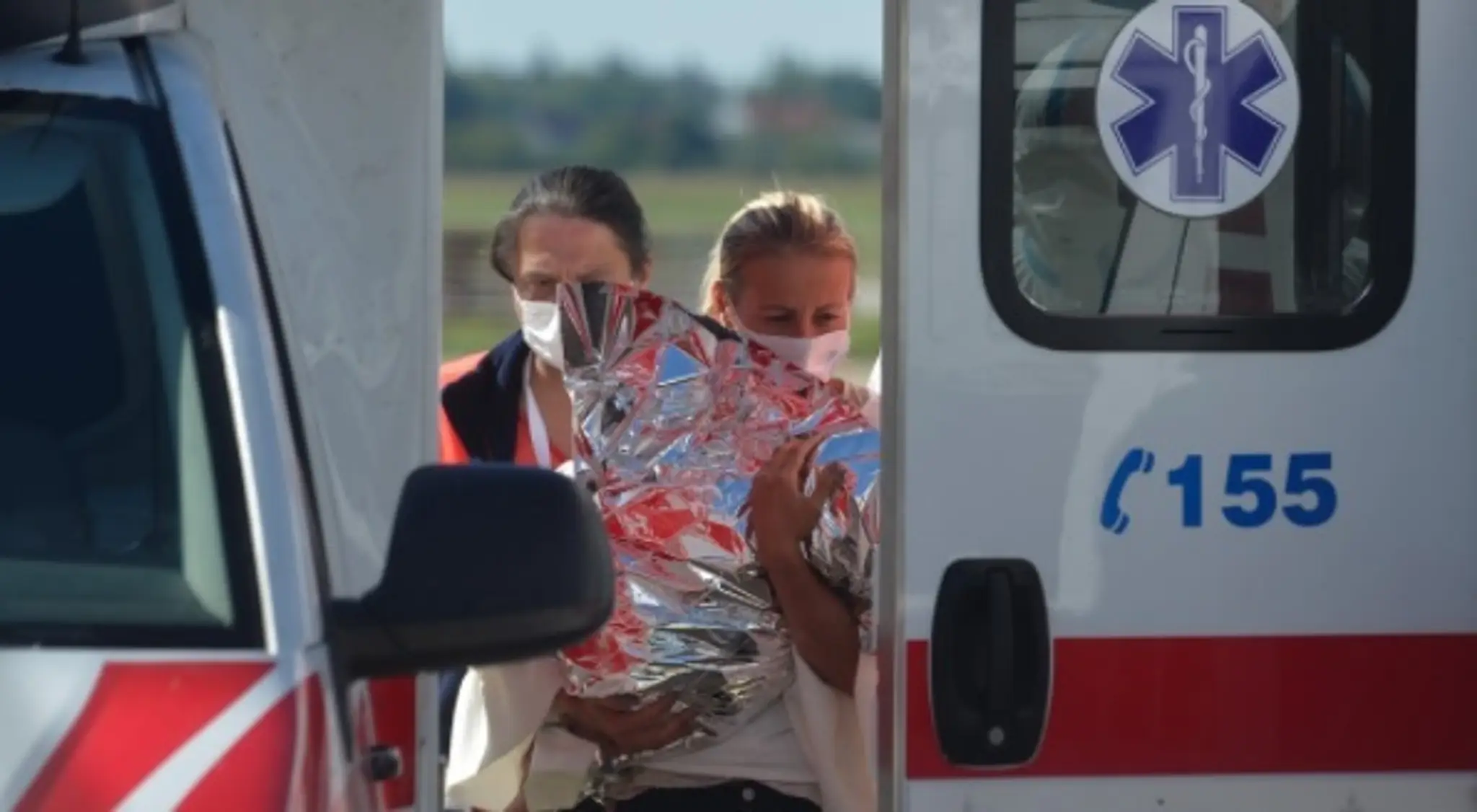 Dievčatko pri prevoze na Slovensko.