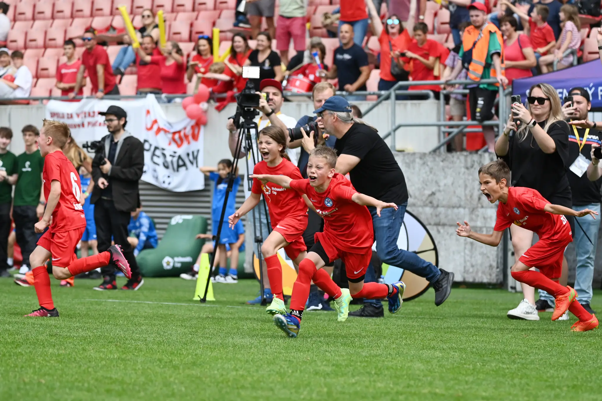 Radosť hráčov ZŠ Brezová z Piešťan