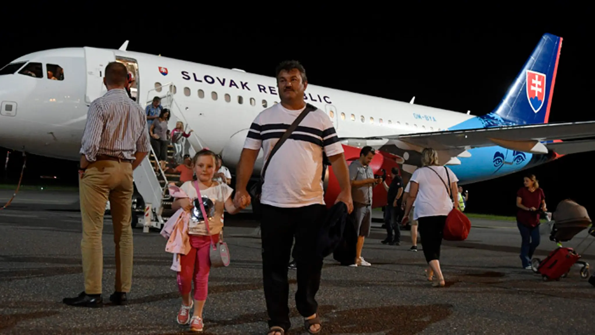 Slovenskí dovolenkári sa vrátili z Albánska vládnymi špeciálmi.