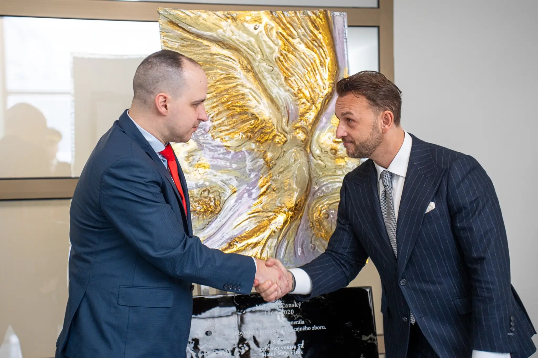 Minister vnútra venoval Lučanskému pamätné dielo