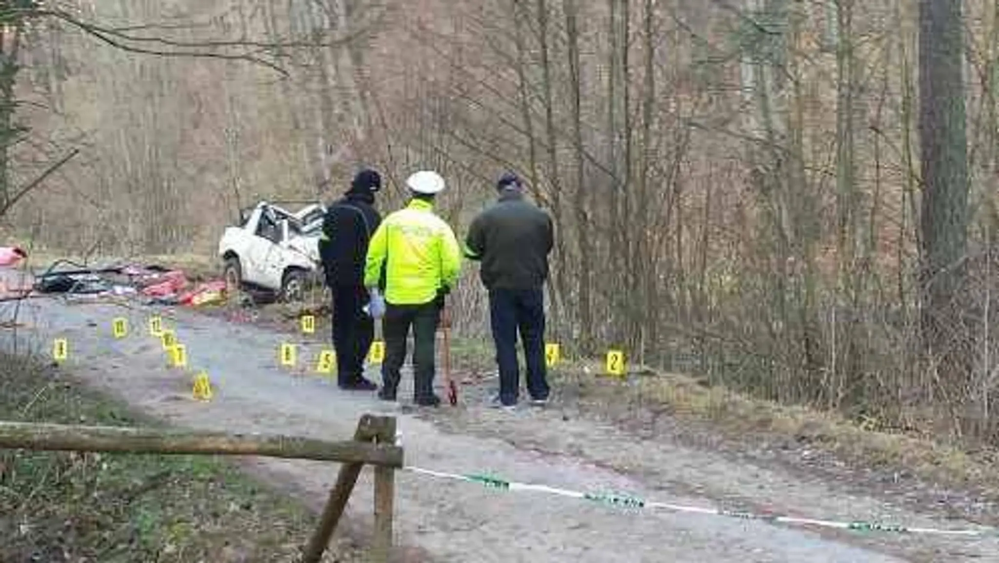 Vyšetrovatelia skúmajú každý detail, aby sa im lepšie podarilo zistiť, čo presne sa stalo sa v noci.