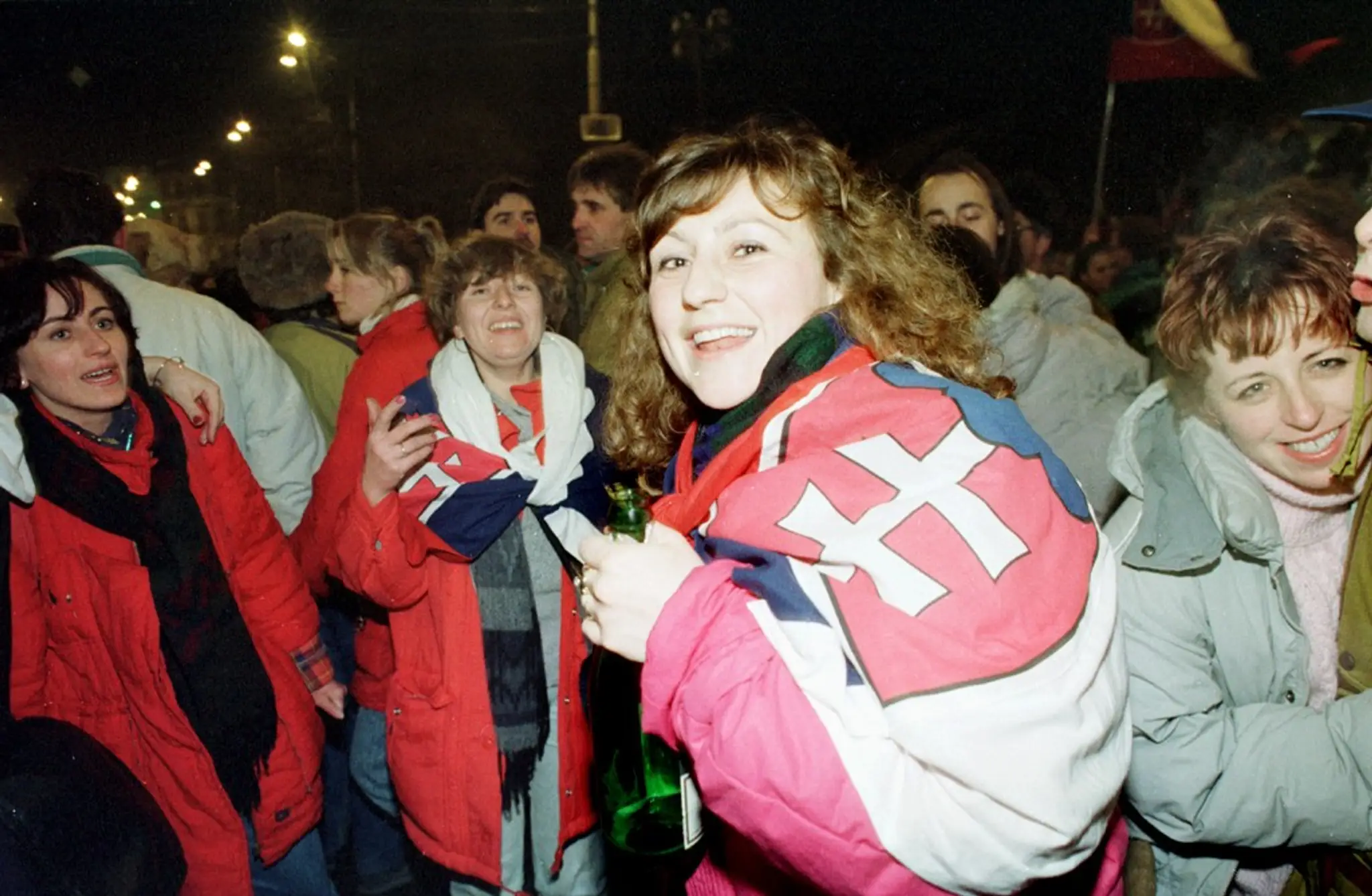 Na archívnej snímke je pohľad na oslavy vzniku SR na Námestí SNP v Bratislave 1. januára 1993.