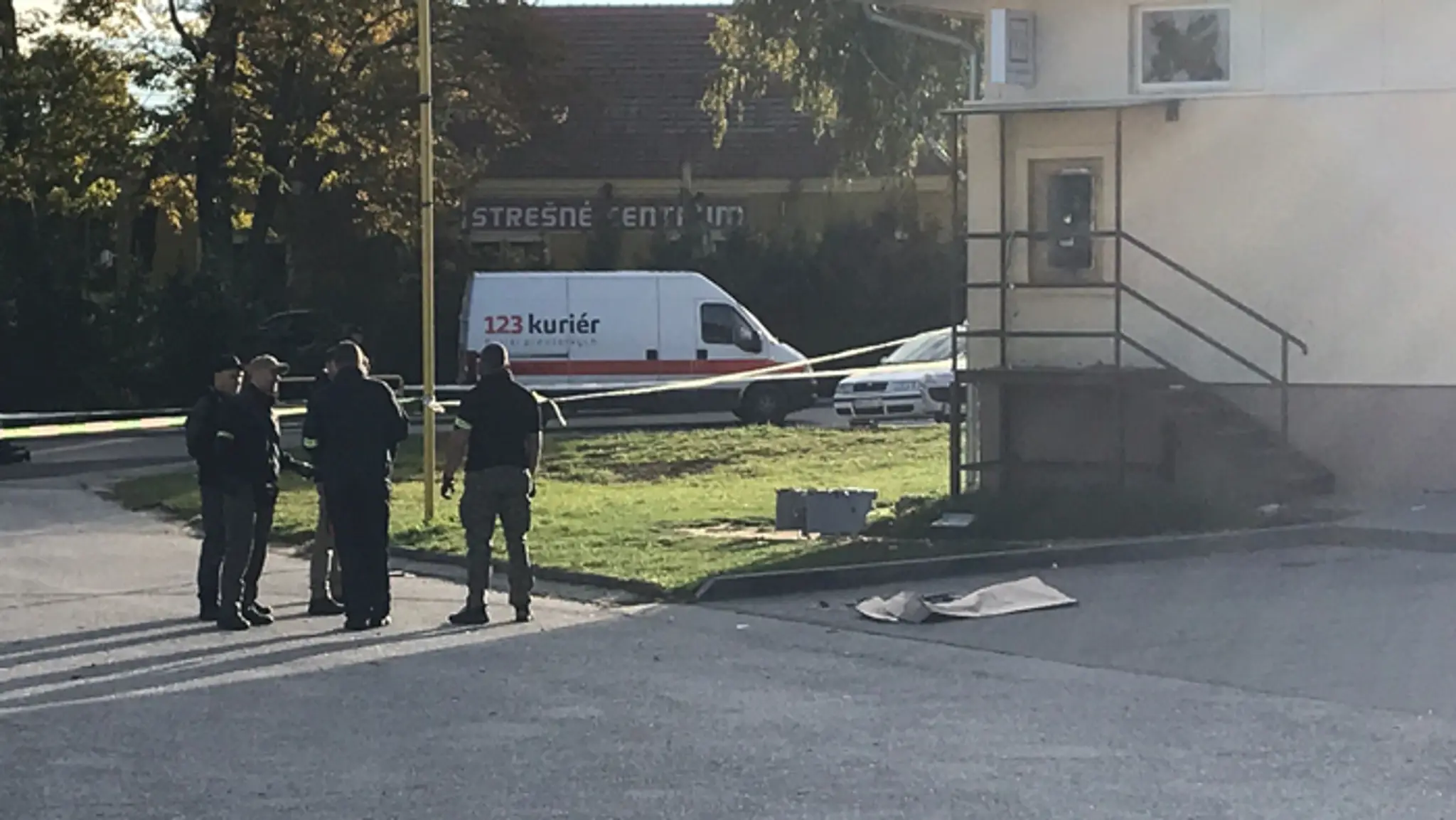 V Rišňovciach vybuchol bankomat.