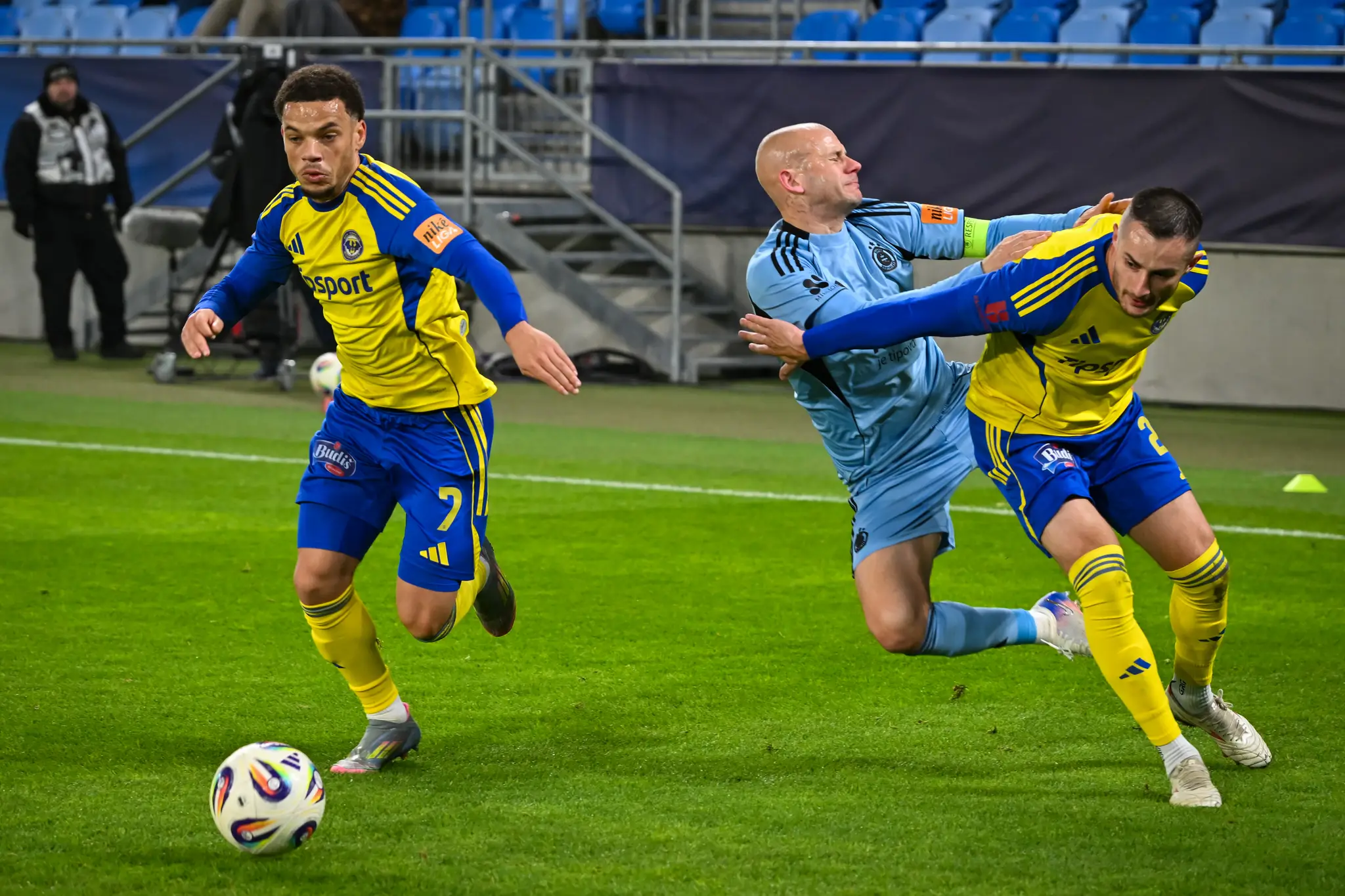 Michalovce v závere jesennej časti vytrápili aj Slovan na Tehelnom poli