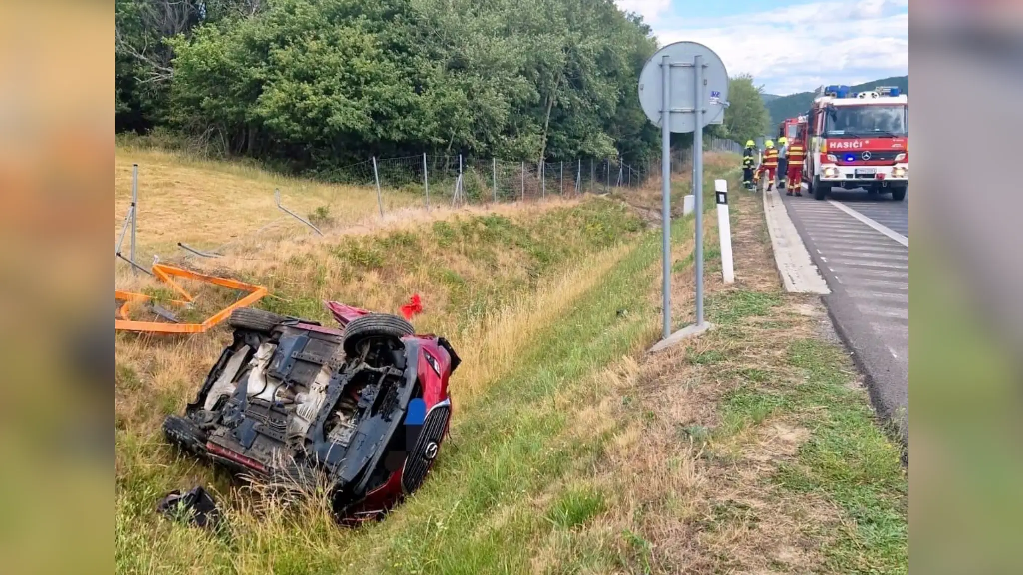 Nehoda na R1 pri Tekovských Nemciach.