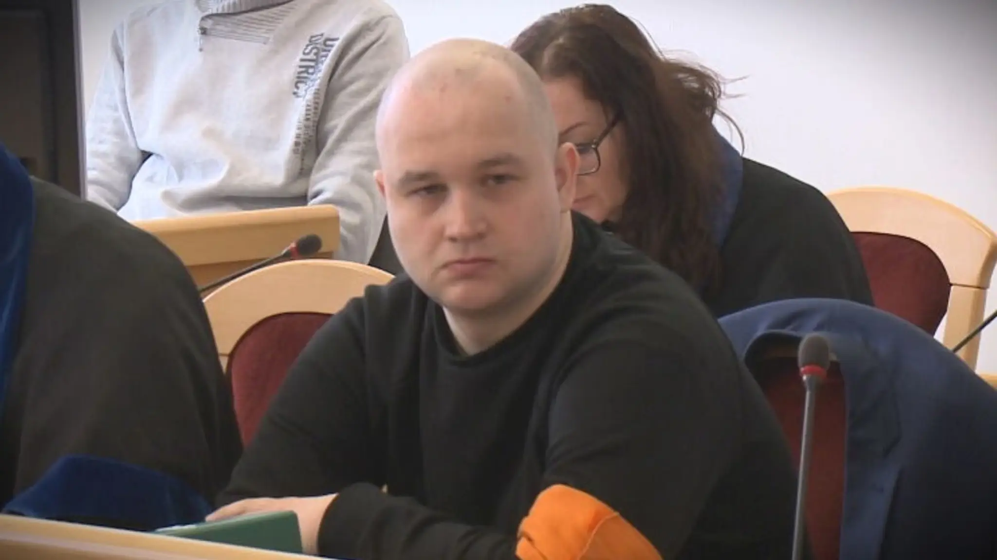 Tomáš za bieleho dňa bodol do brucha tínedžerku.