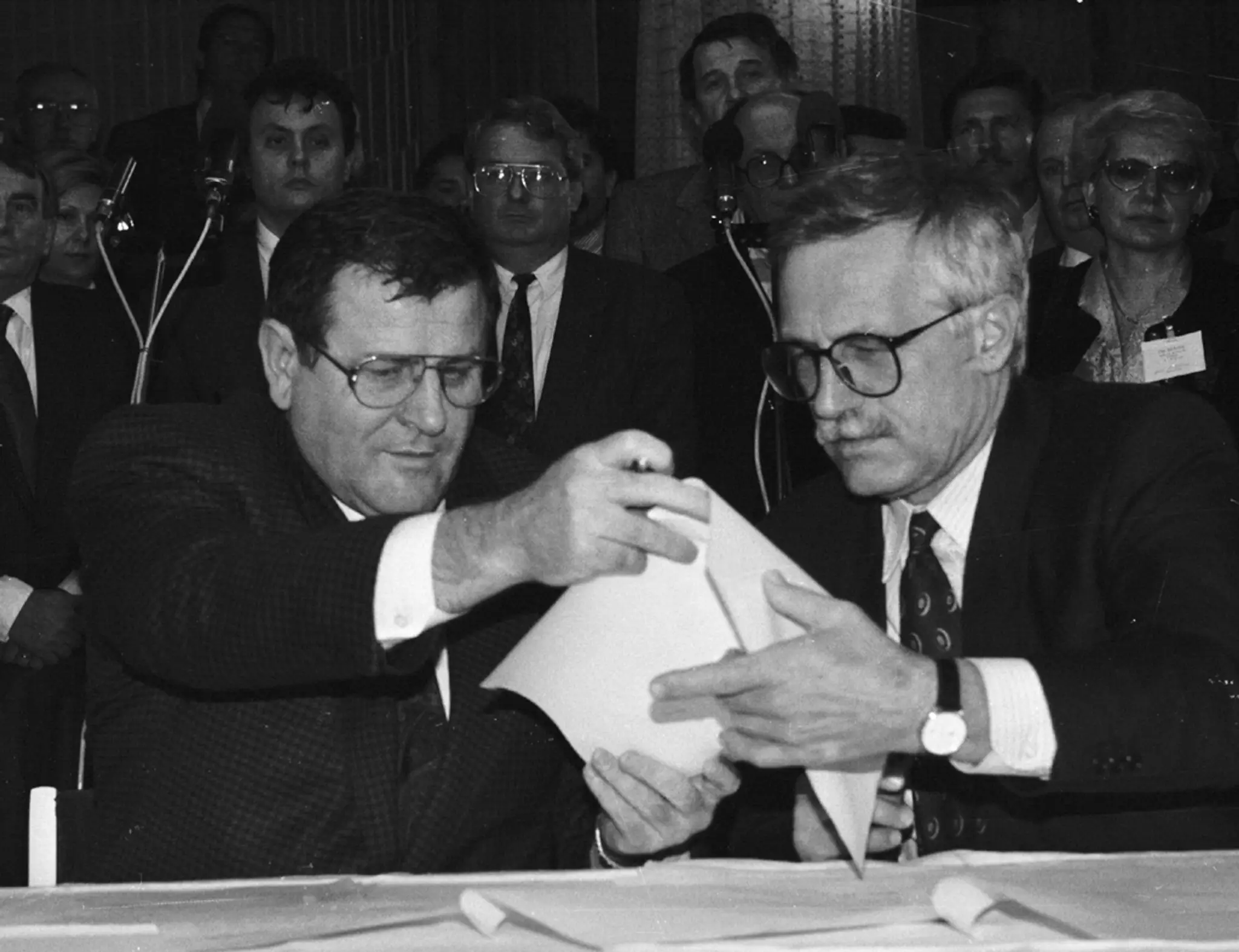 V Javorine podpísali 26. októbra 1992 Václav Klaus a Vladimír Mečiar Memorandum vlády Českej republiky a vlády Slovenskej republiky.
