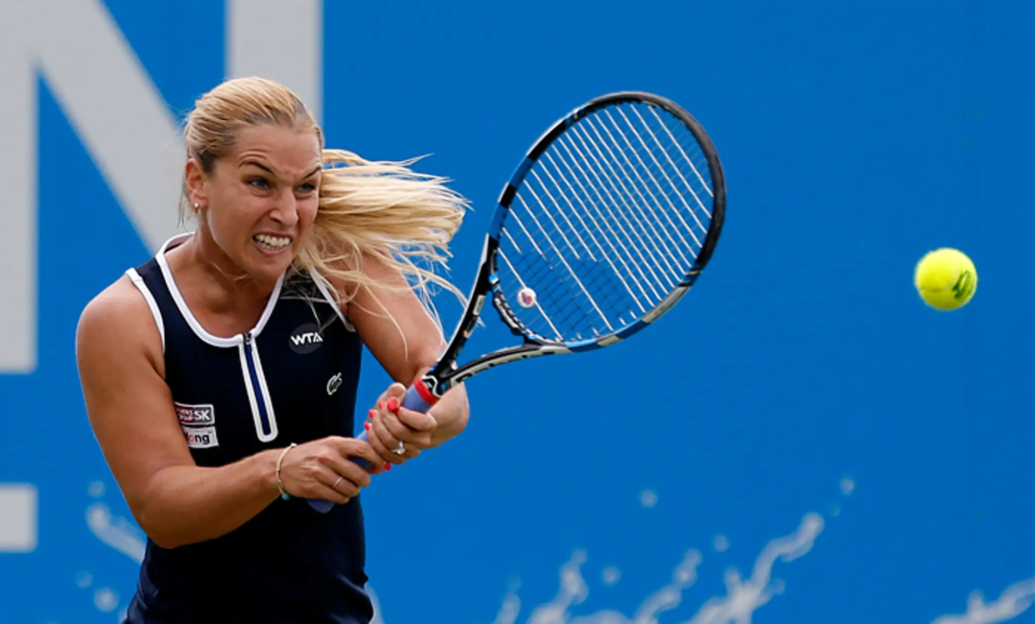 Dominika Cibulková na turnaji v Eastbourne.