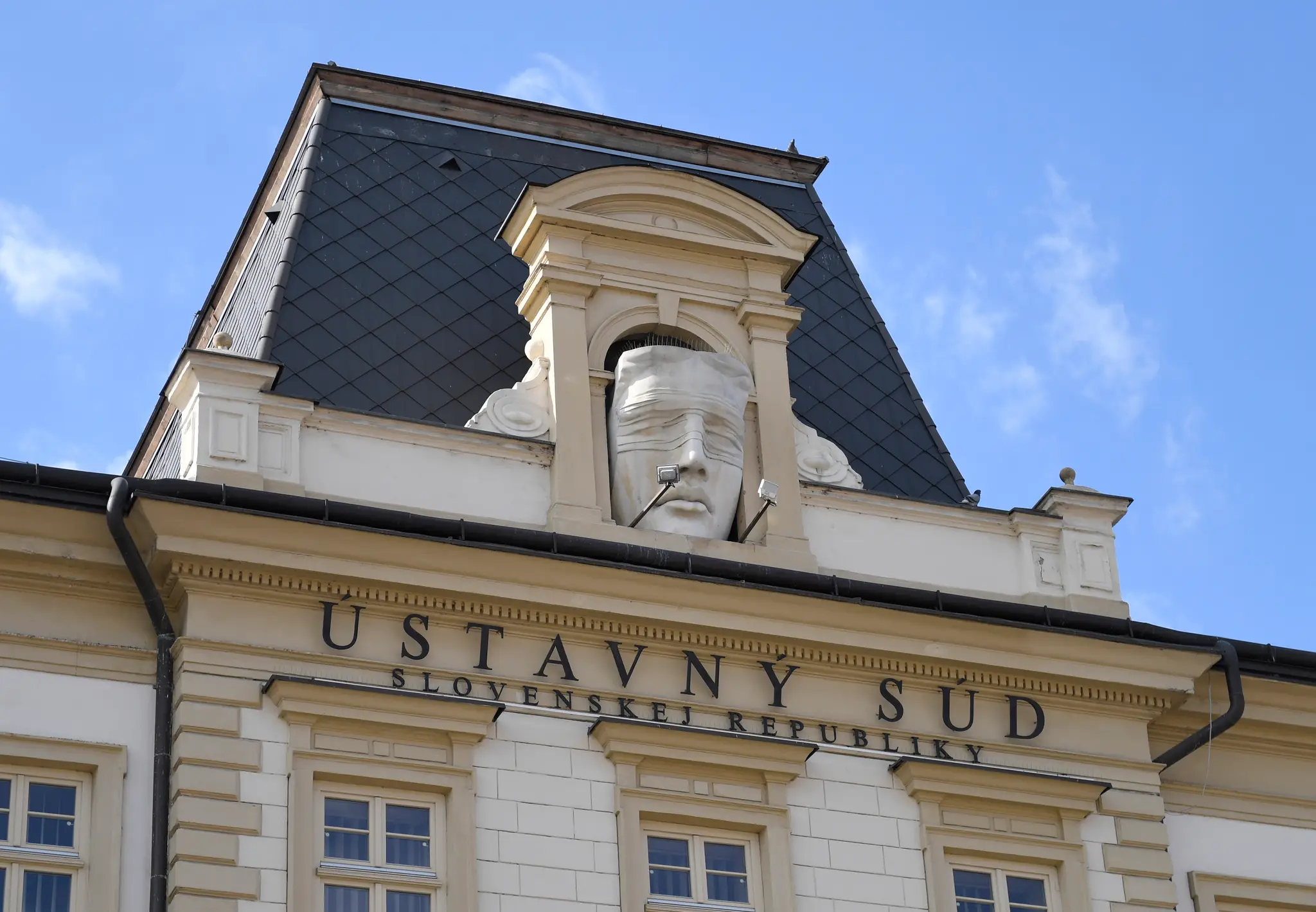 Ústavný súd SR.