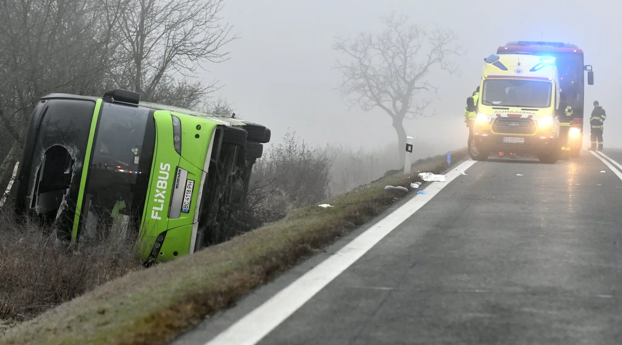Nehoda autobusu z Ukrajiny pred obcou Dargov.