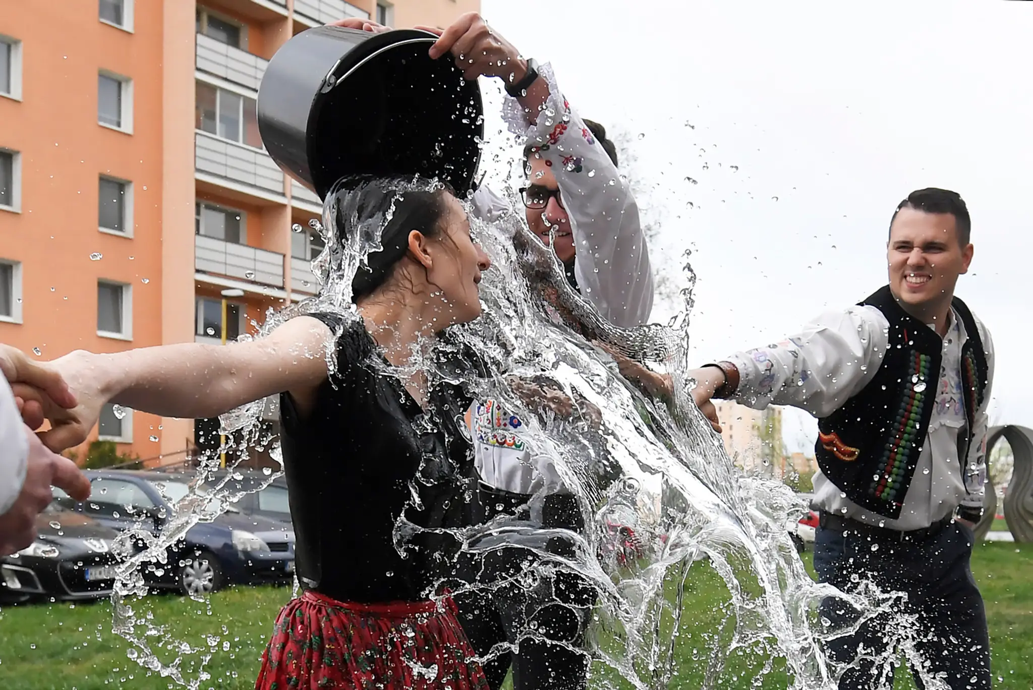 Veľkonočná oblievačka s folklórnym súborom Železiar v Košiciach.