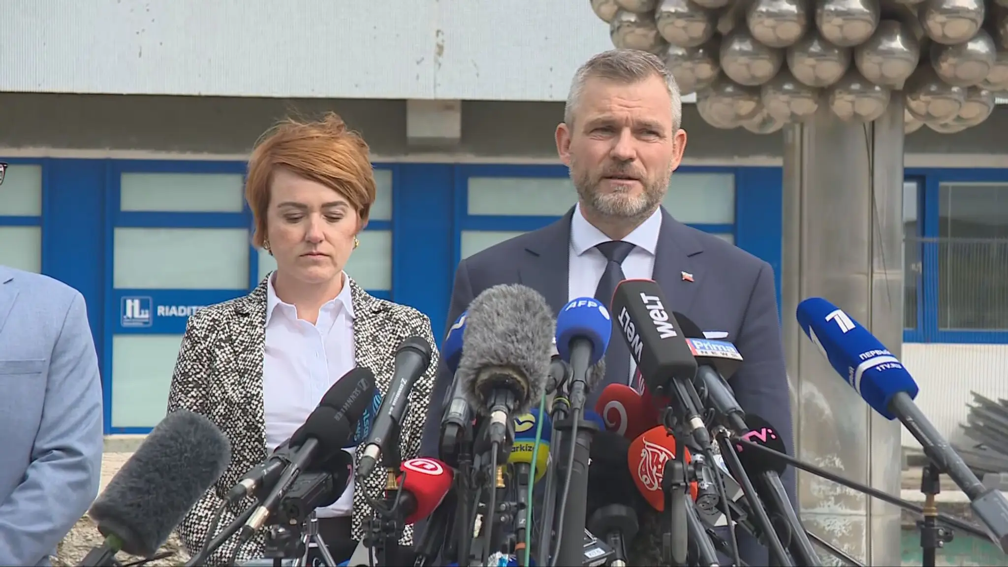 Peter Pellegrini navštívil Roberta Fica.