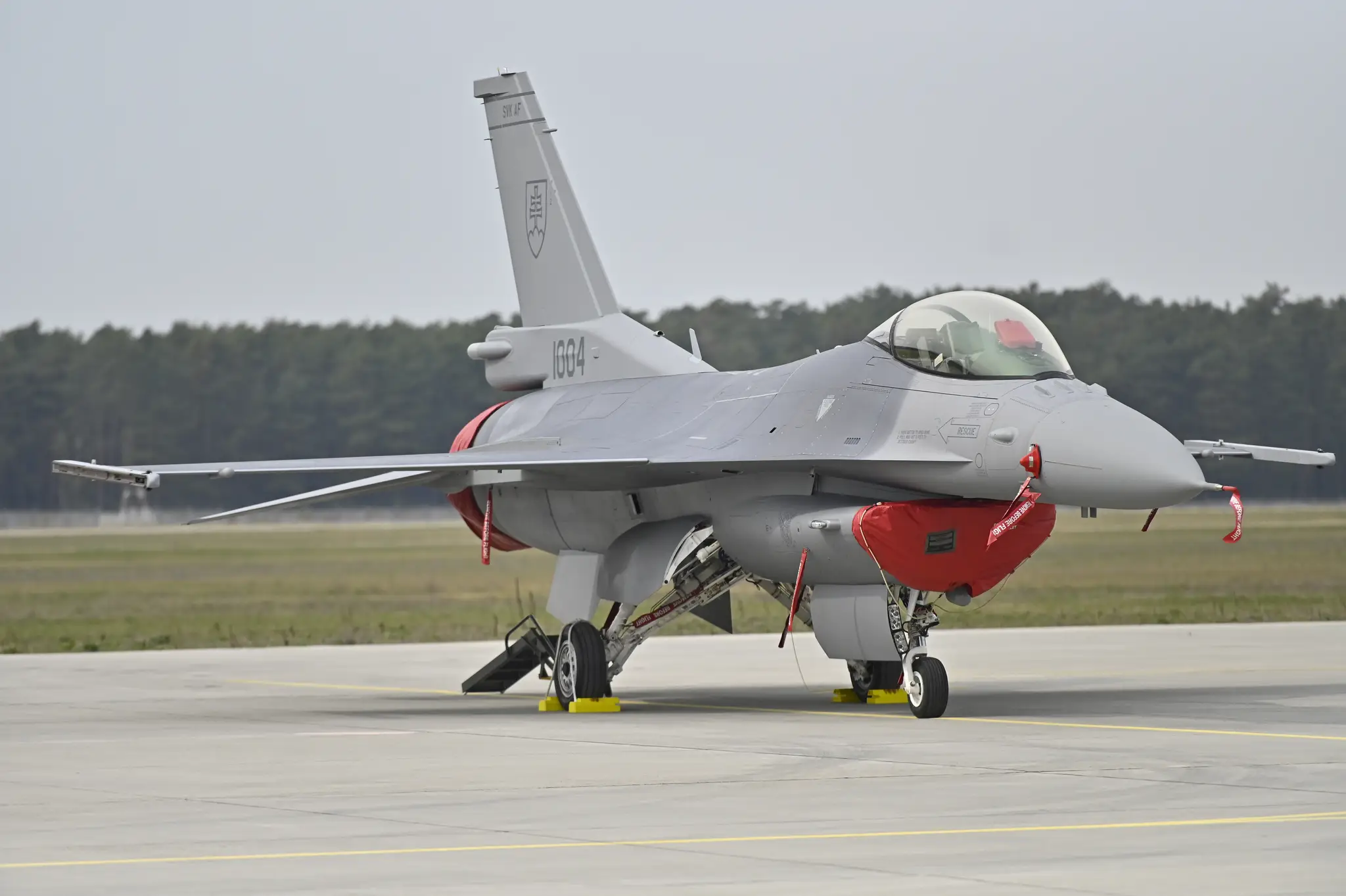 Na Slovensku pristáli ďalšie dve stíhačky F-16