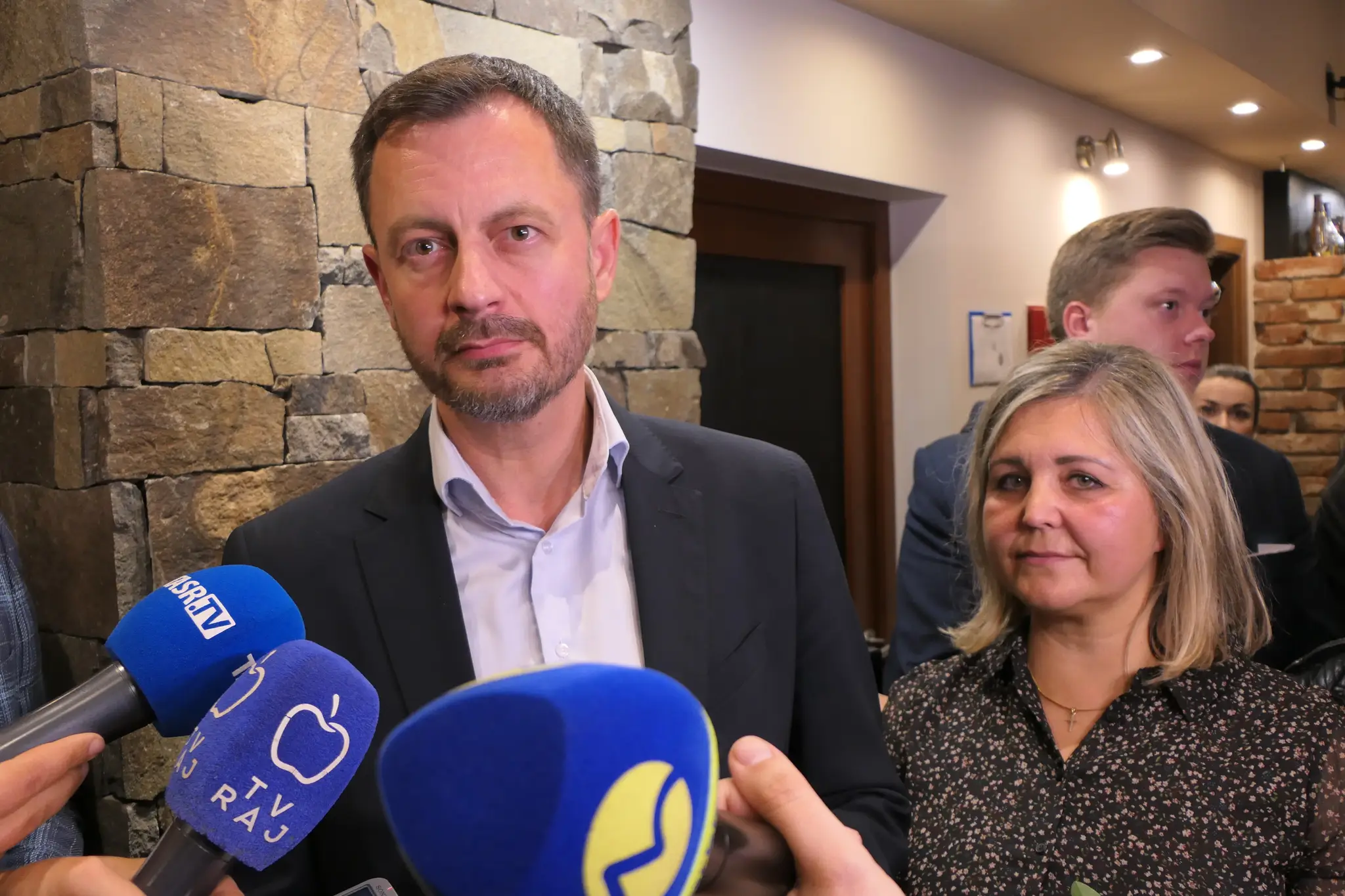 Premiér Eduard Heger so župankou Žilinského kraja Erikou Jurinovou.