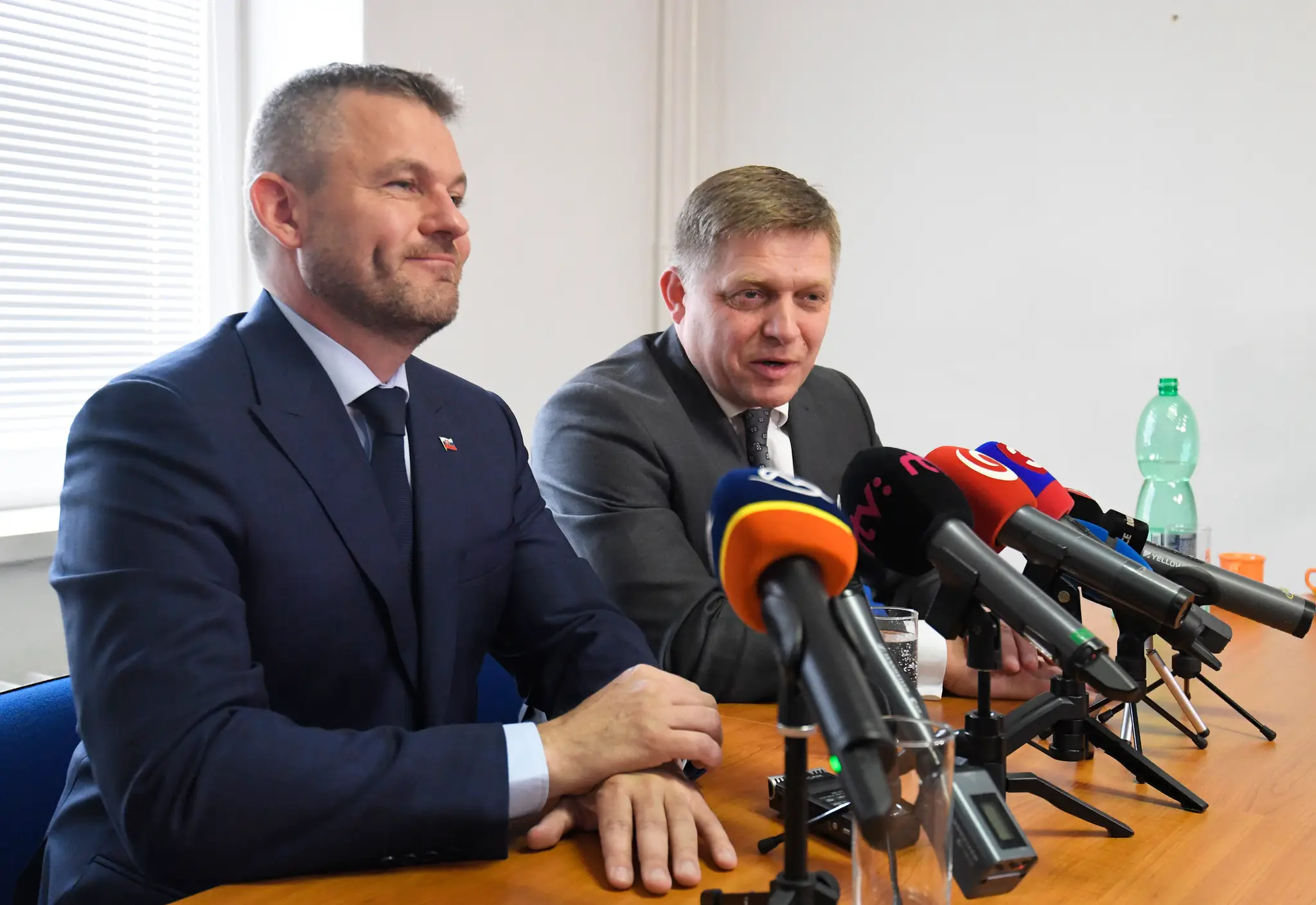 Na snímke Peter Pellegrini a Robert Fico.