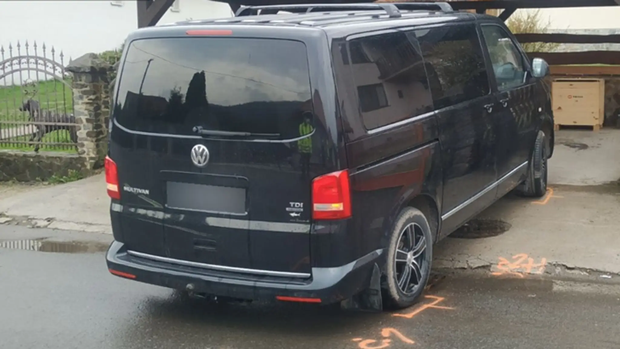 Auto, ktoré zrazilo pri cúvaní dôchodcu.