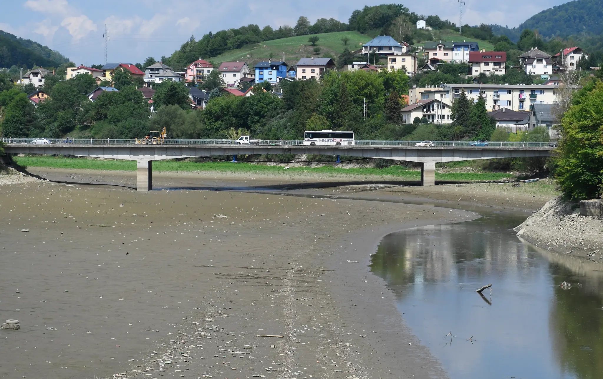 Vodná nádrž Ružín takmer bez vody (3.8.2022)