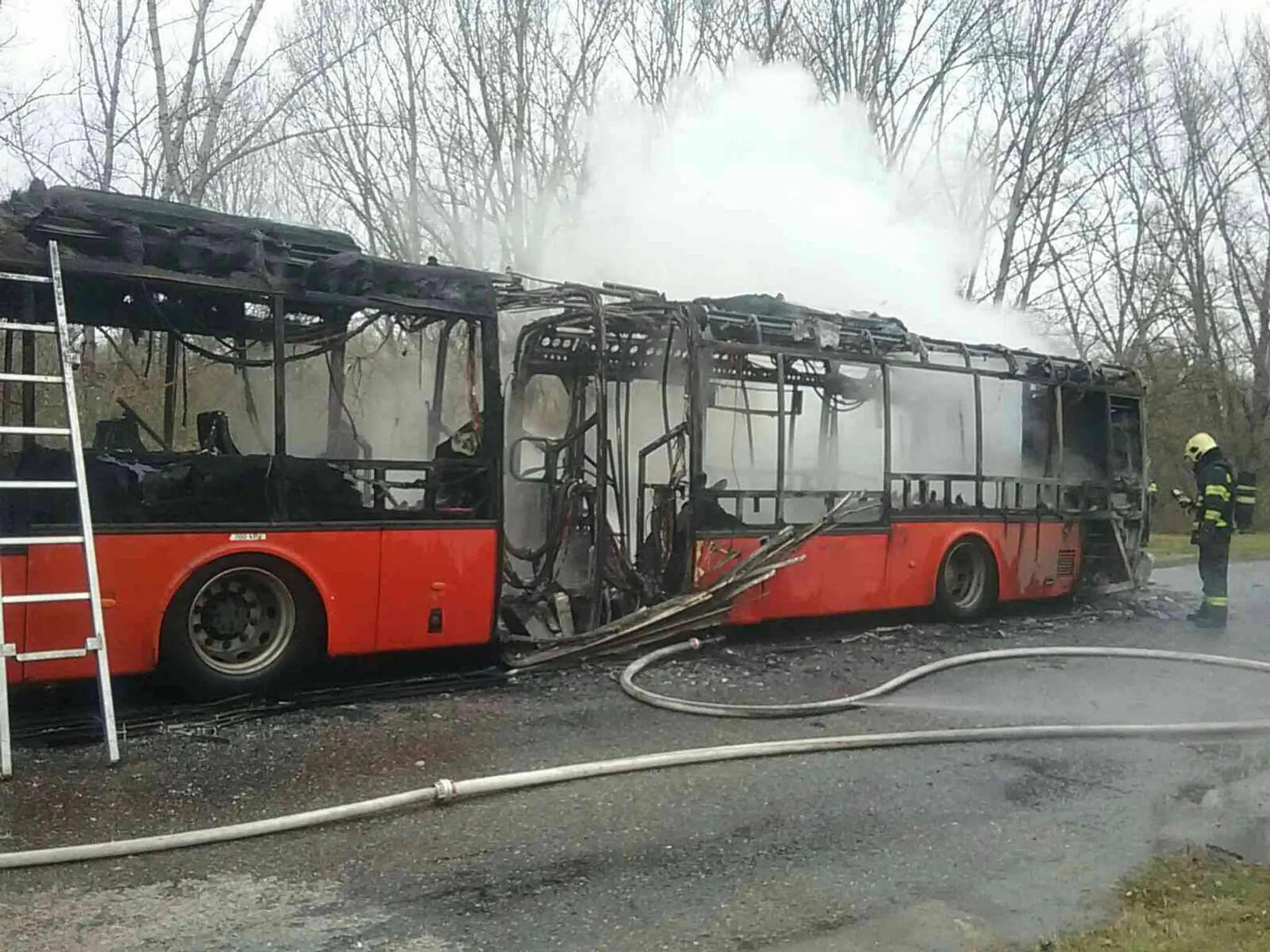 Požiar autobusu MHD v Bratislave.