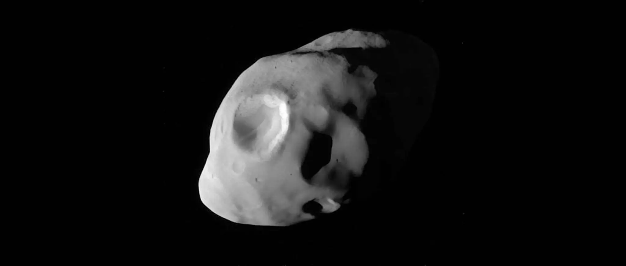 Saturnov mesiac Pandora.
