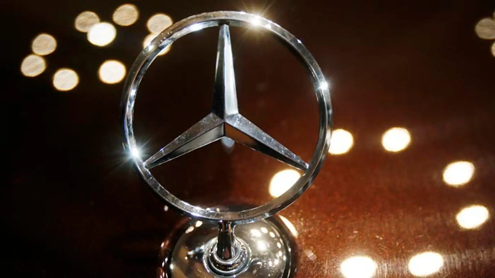 Znak automobilu Mercedes.