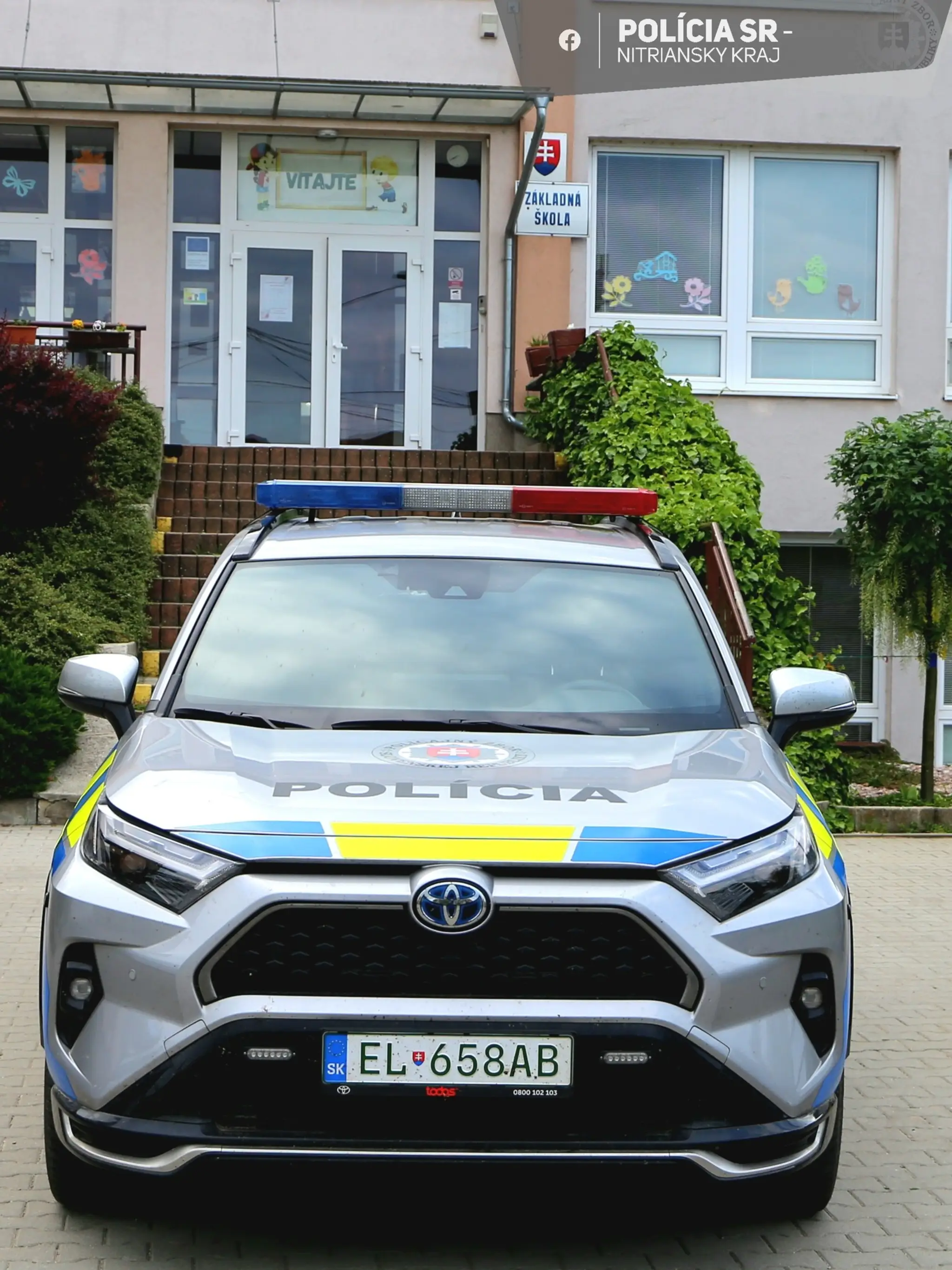 Školy strážia po výhražných e-mailoch policajti.