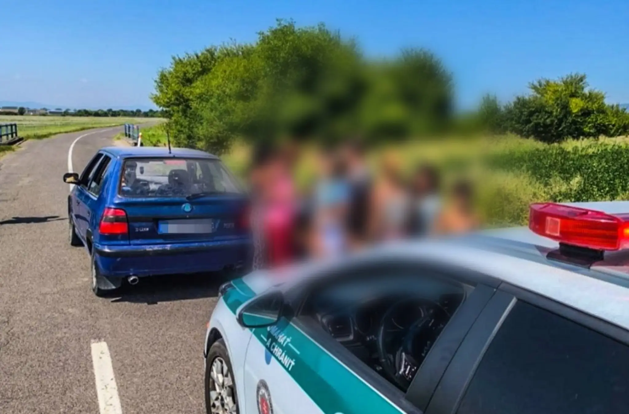 Účastníci jazdy vo Felícii.