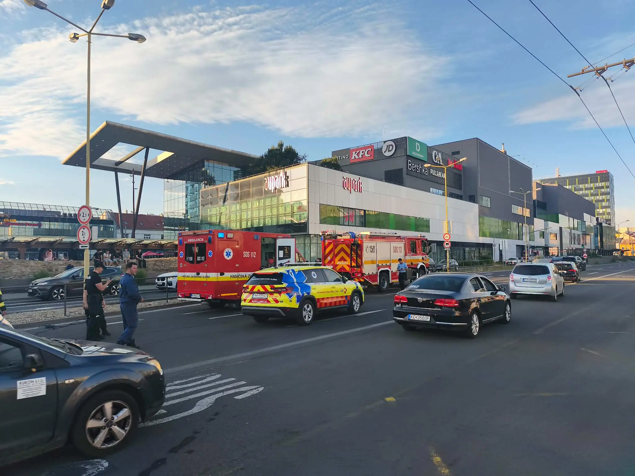 Zrážka dvoch balónov vo vzduchu (3)