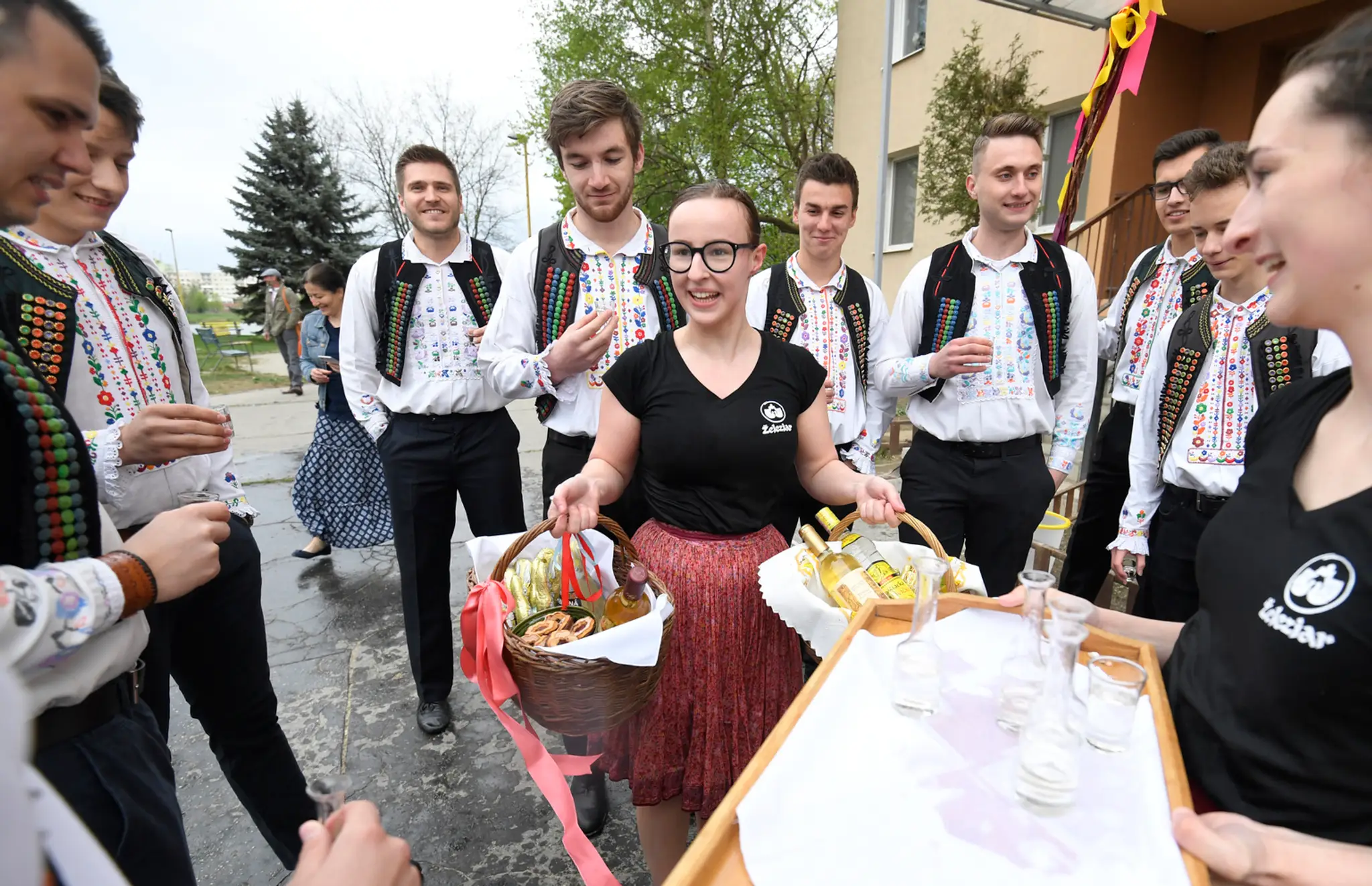 Veľkonočná oblievačka s folklórnym súborom Železiar v Košiciach.