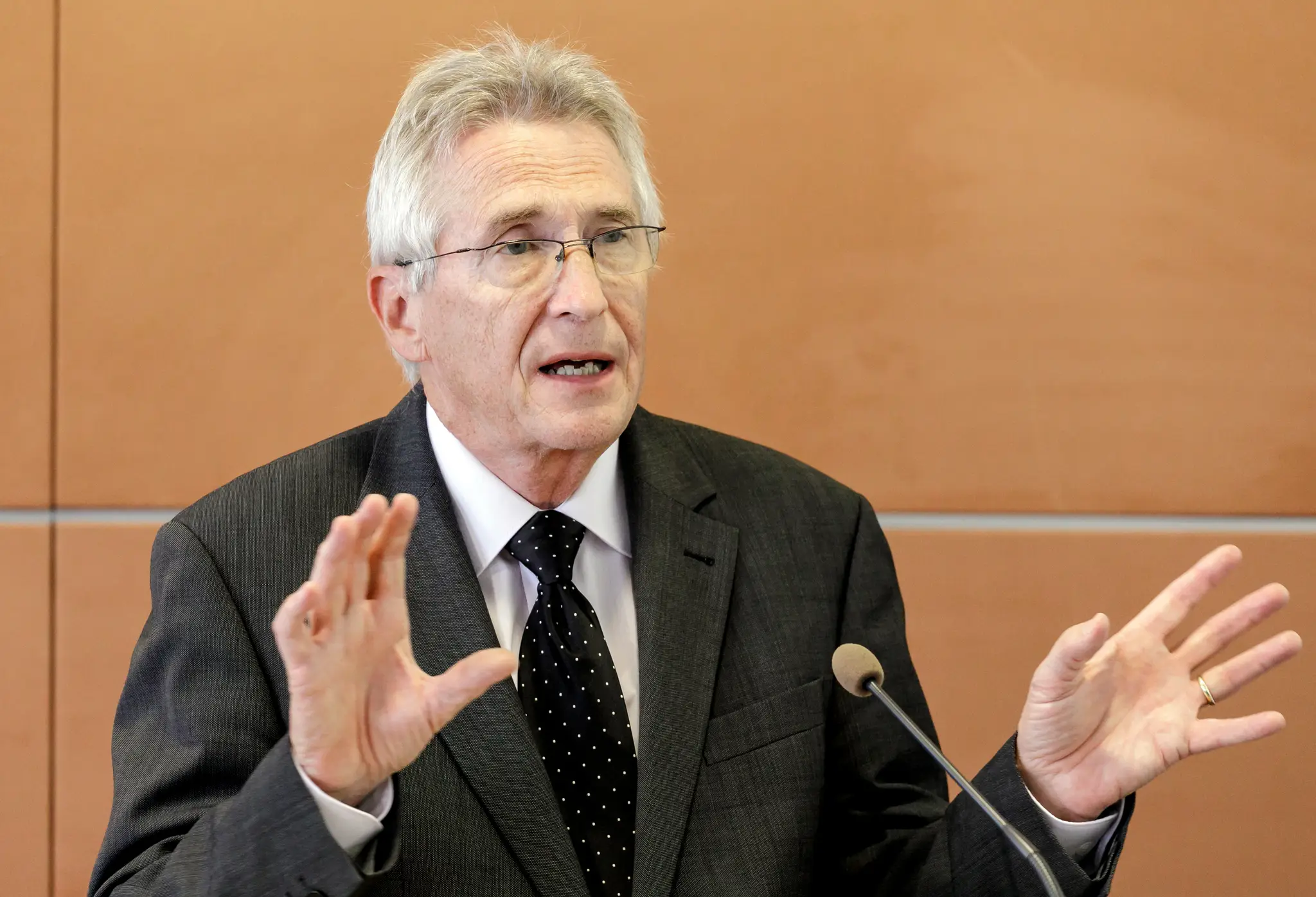 Ivan Šimko počas tlačovej konferencie.