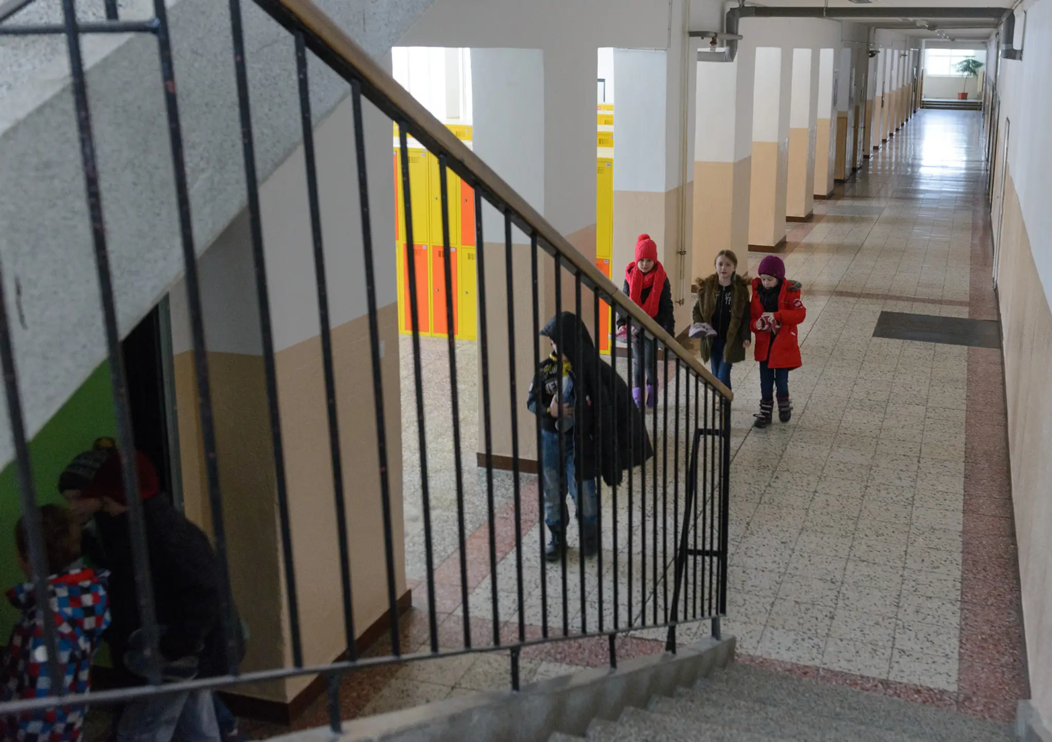 Časť učiteľov na Slovensku vstúpila v pondelok 25. januára 2016 do ostrého, časovo neobmedzeného štrajku.